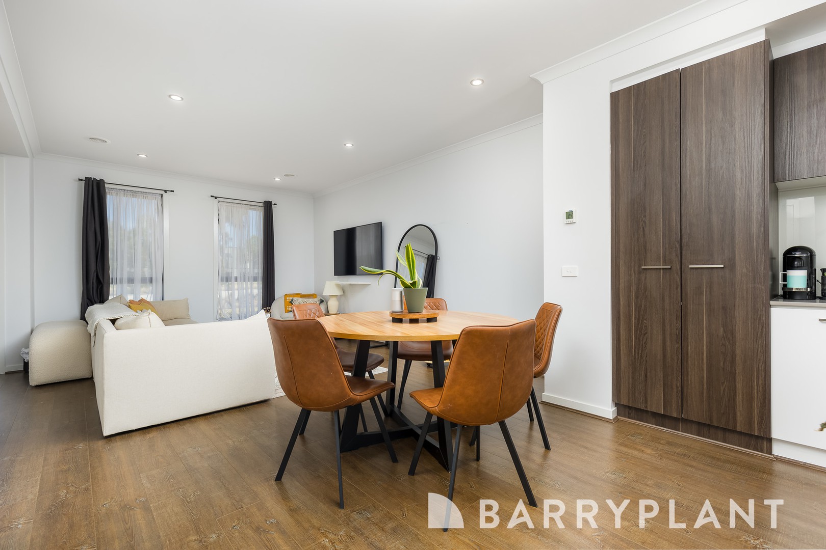 10 Nostrand Walk, Point Cook, VIC 3030, Point Cook - Thumbnail 4