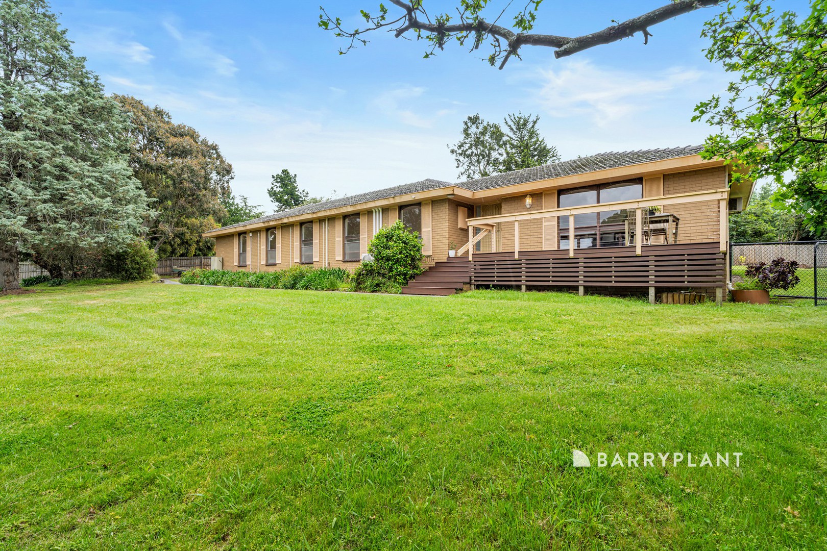 10 Oatlands Road, Narre Warren North - Image 1