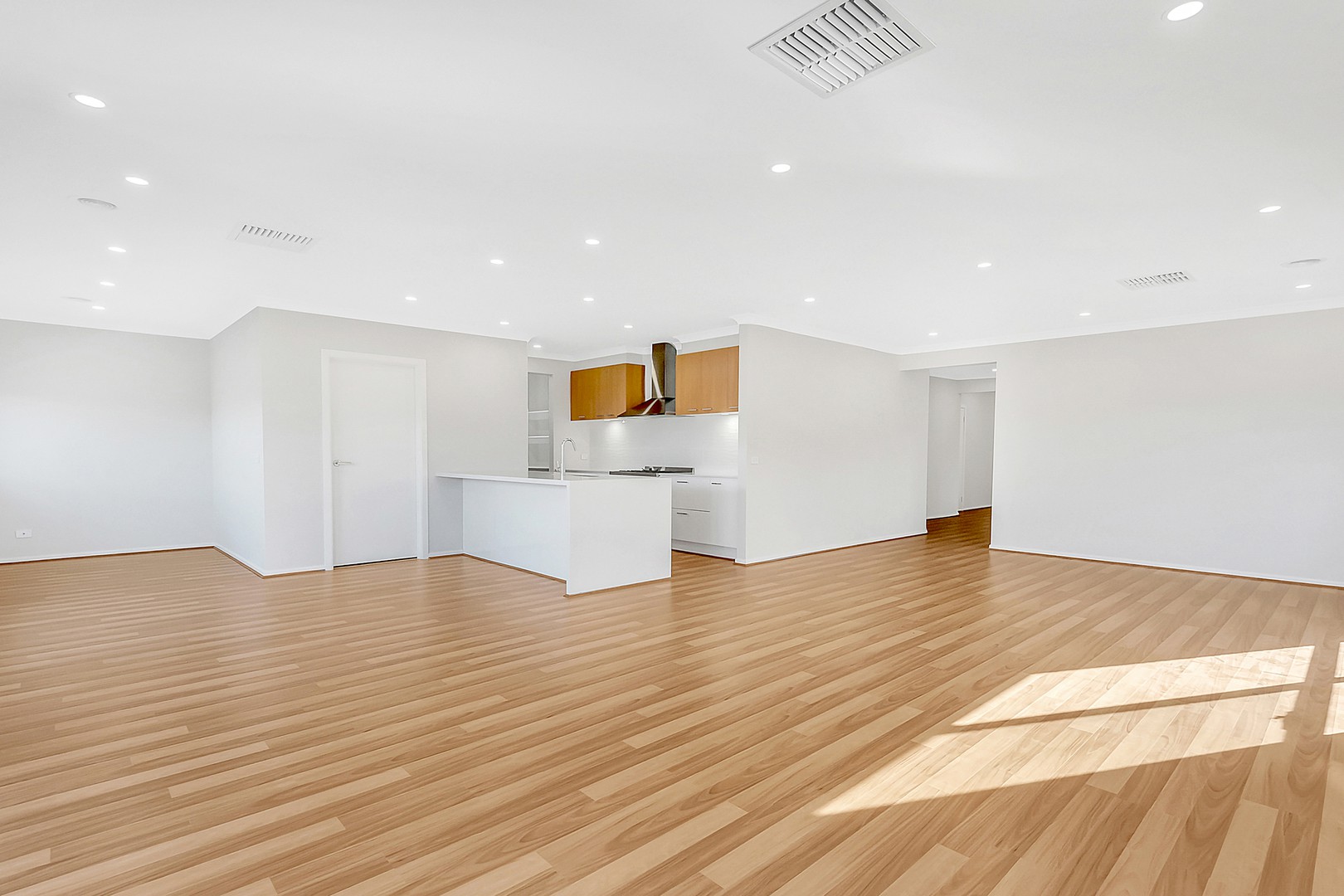 10 Octavio Street, Craigieburn, VIC 3064, Craigieburn - Thumbnail 3