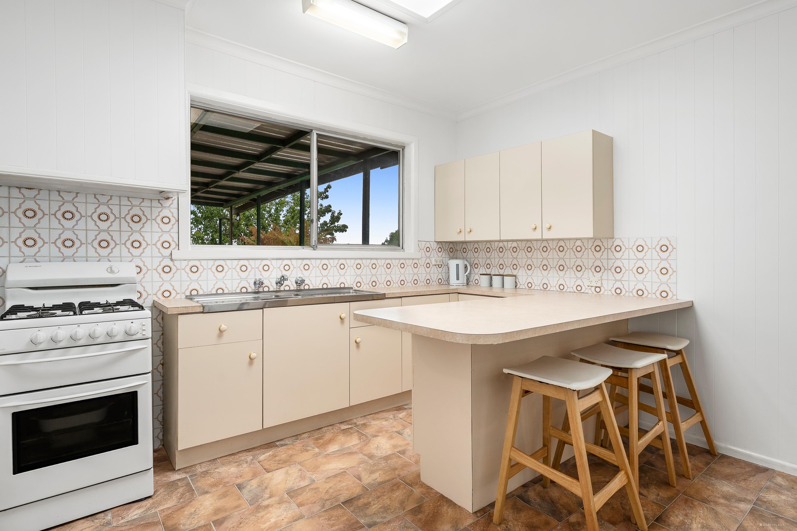 10 Olwen Street, Nunawading, VIC 3131, Nunawading - Thumbnail 3