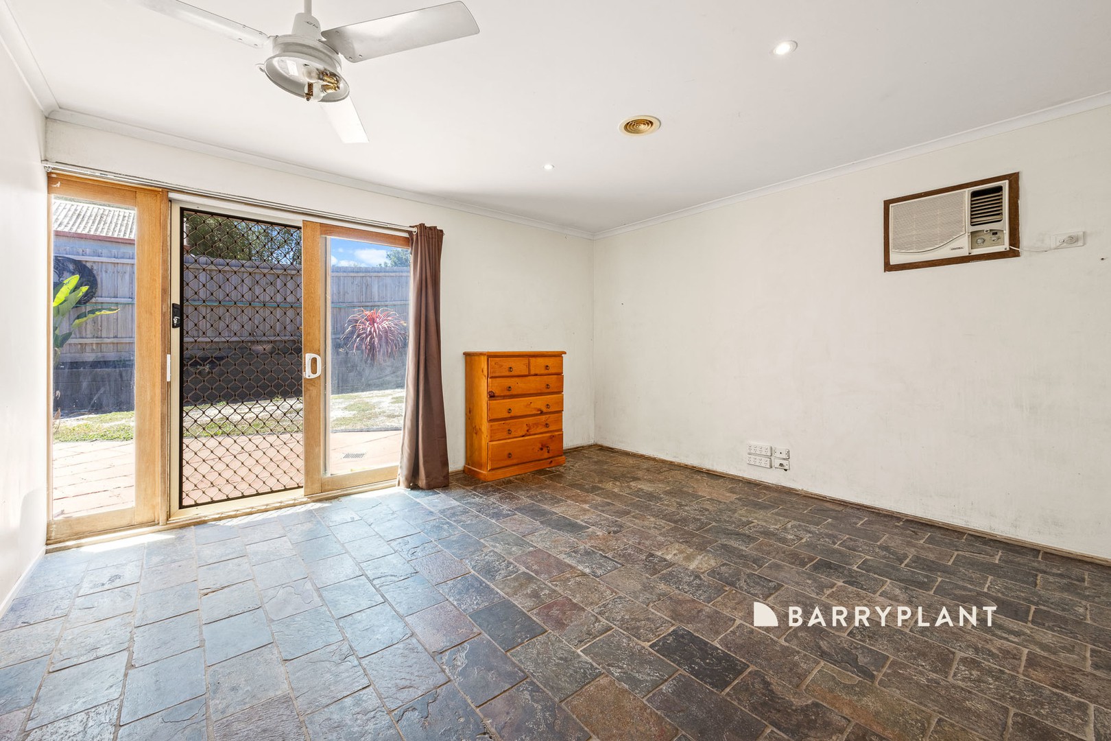 10 Osborn Grove, Pakenham, VIC 3810, Pakenham - Thumbnail 5