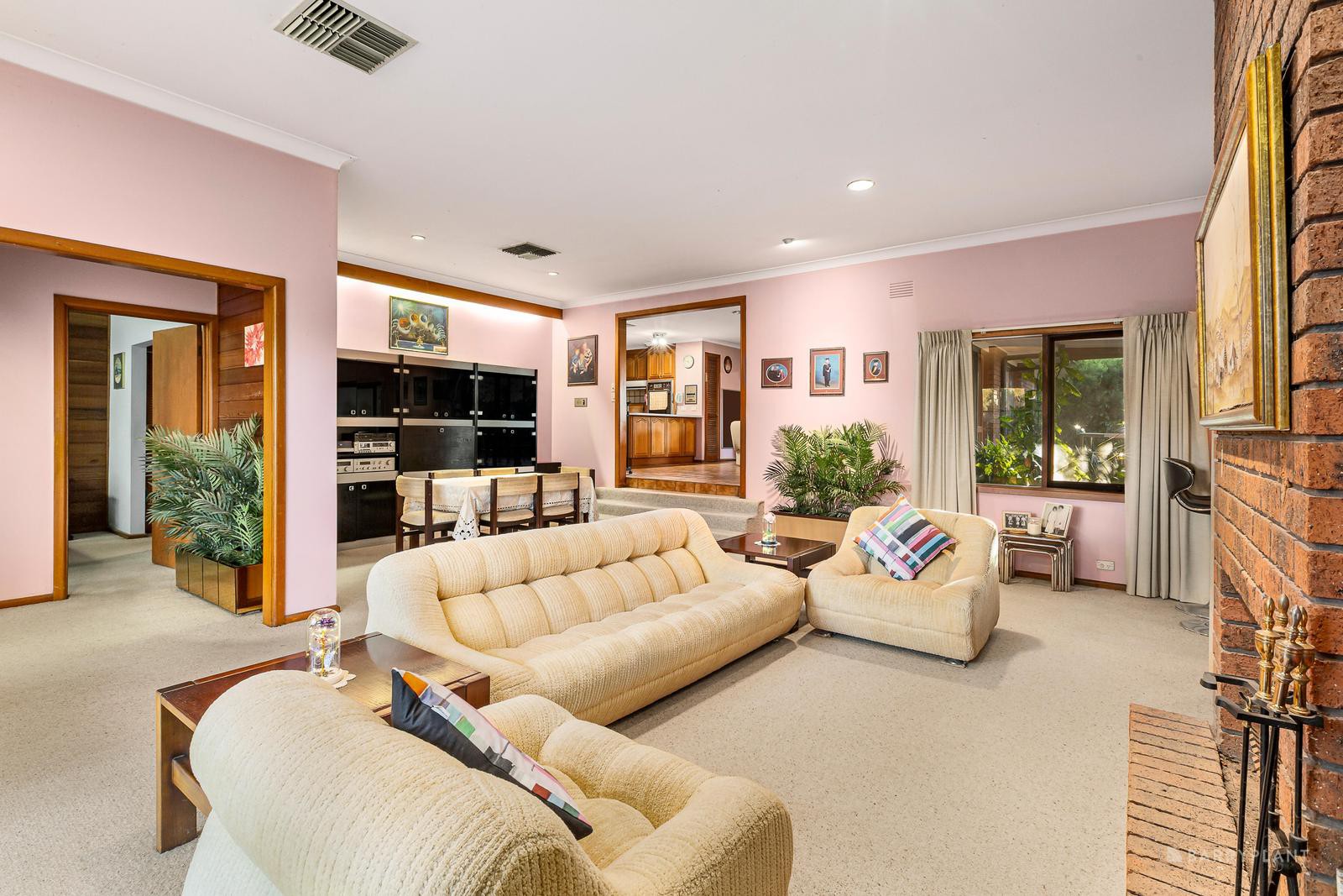 10 Paltara Court, Eltham, VIC 3095 - Thumbnail 2 - 17/04/2025