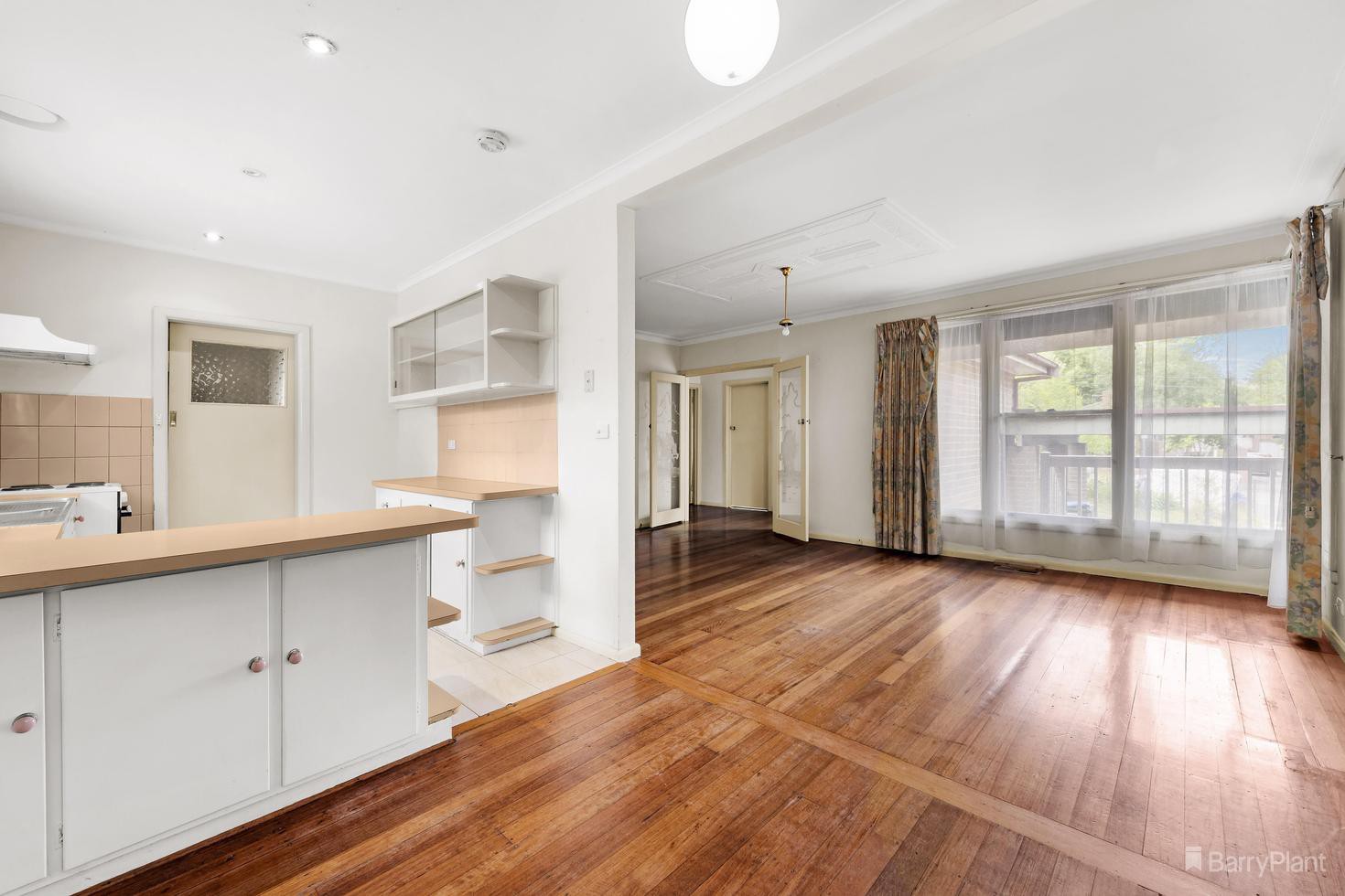 10 Panfield Avenue, Ringwood, VIC 3134, Ringwood - Thumbnail 2