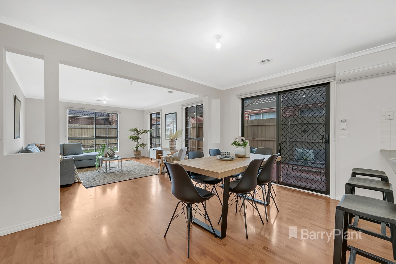 10 Parkside View, South Morang, VIC 3752, South Morang - Thumbnail 4
