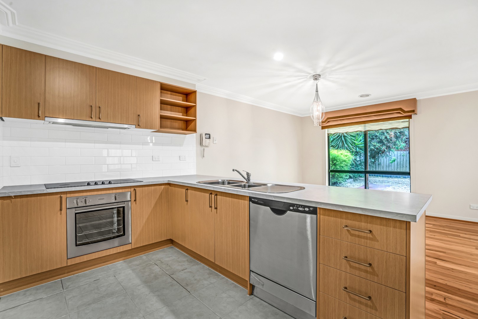 10 Paroo Avenue, Roxburgh Park, VIC 3064, Roxburgh Park - Thumbnail 4