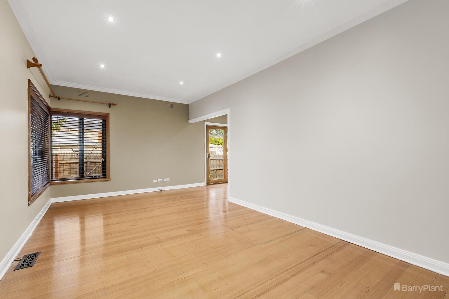 10 Patricia Road, Blackburn, VIC 3130, Blackburn - Thumbnail 3