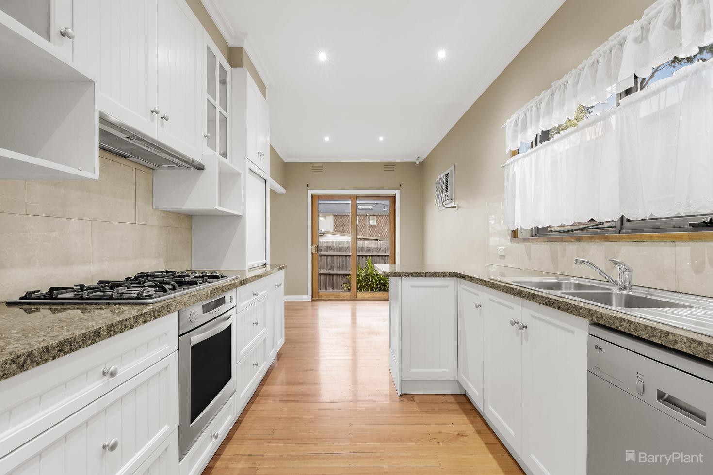 10 Patricia Road, Blackburn, VIC 3130, Blackburn - Thumbnail 4