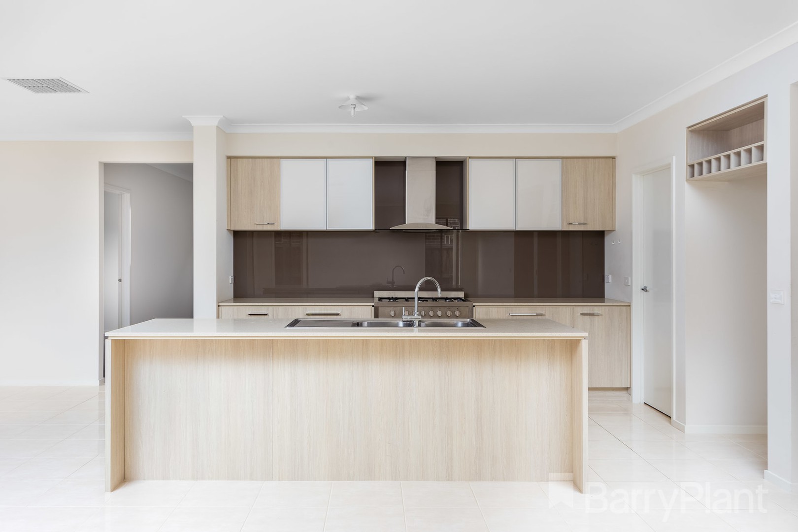 10 Periwinkle Way, Point Cook, VIC 3030, Point Cook - Thumbnail 2