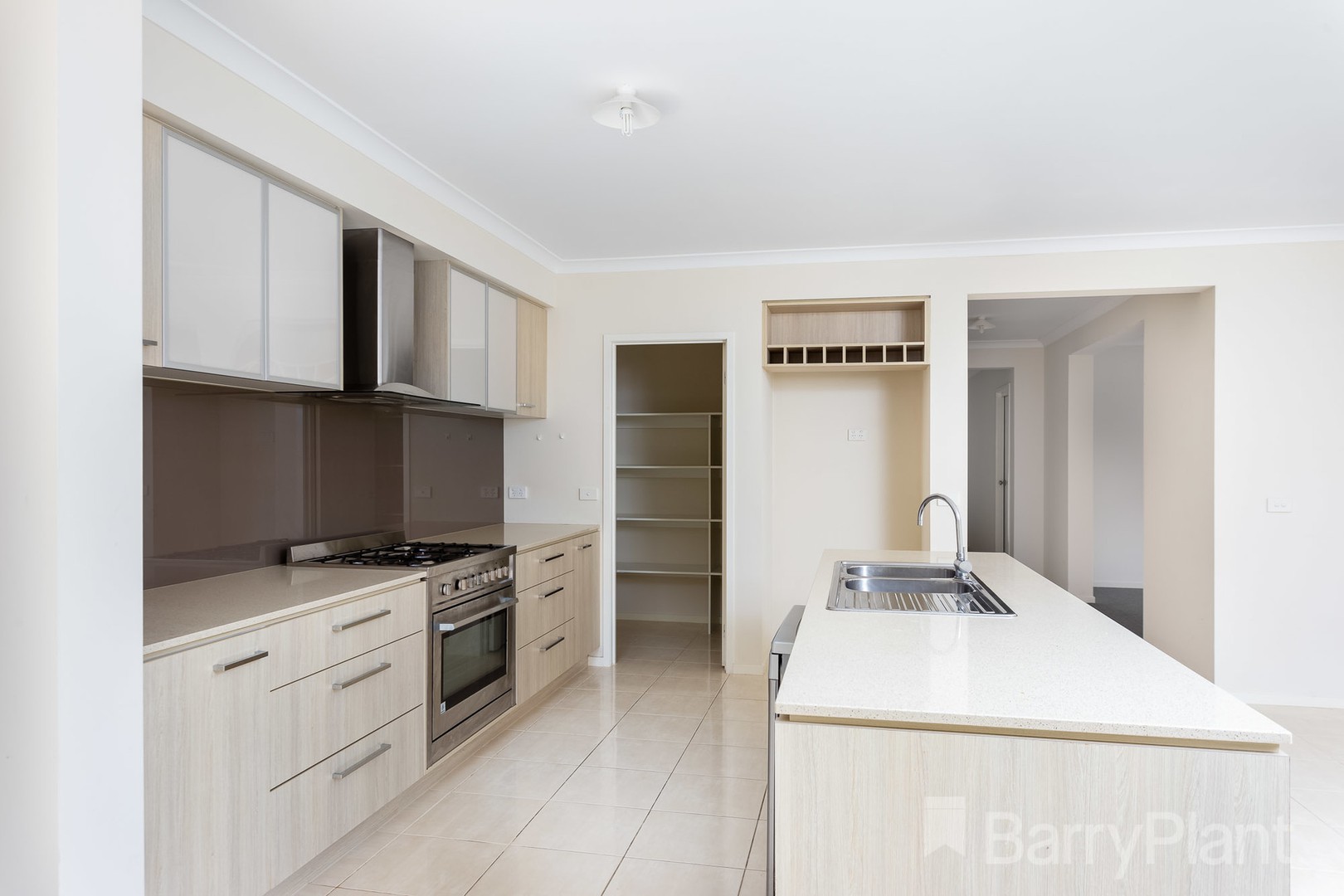 10 Periwinkle Way, Point Cook, VIC 3030, Point Cook - Thumbnail 3