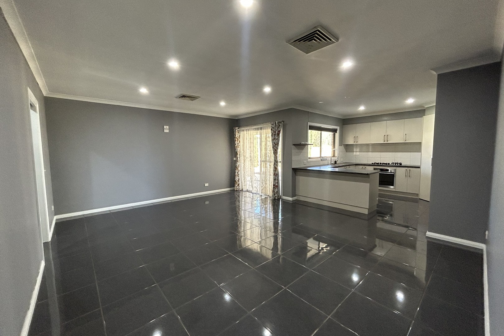 10 Ponderosa Way, Mildura, VIC 3500 - Thumbnail 2 - 01/05/2025