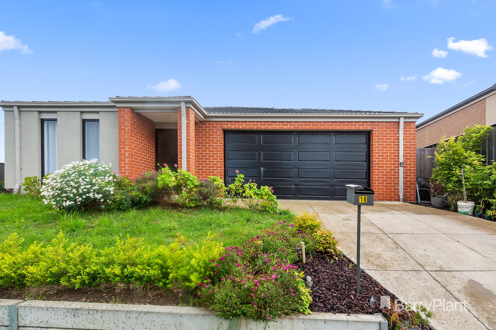 10 Powell Place, Pakenham, VIC 3810, Pakenham - Thumbnail 2
