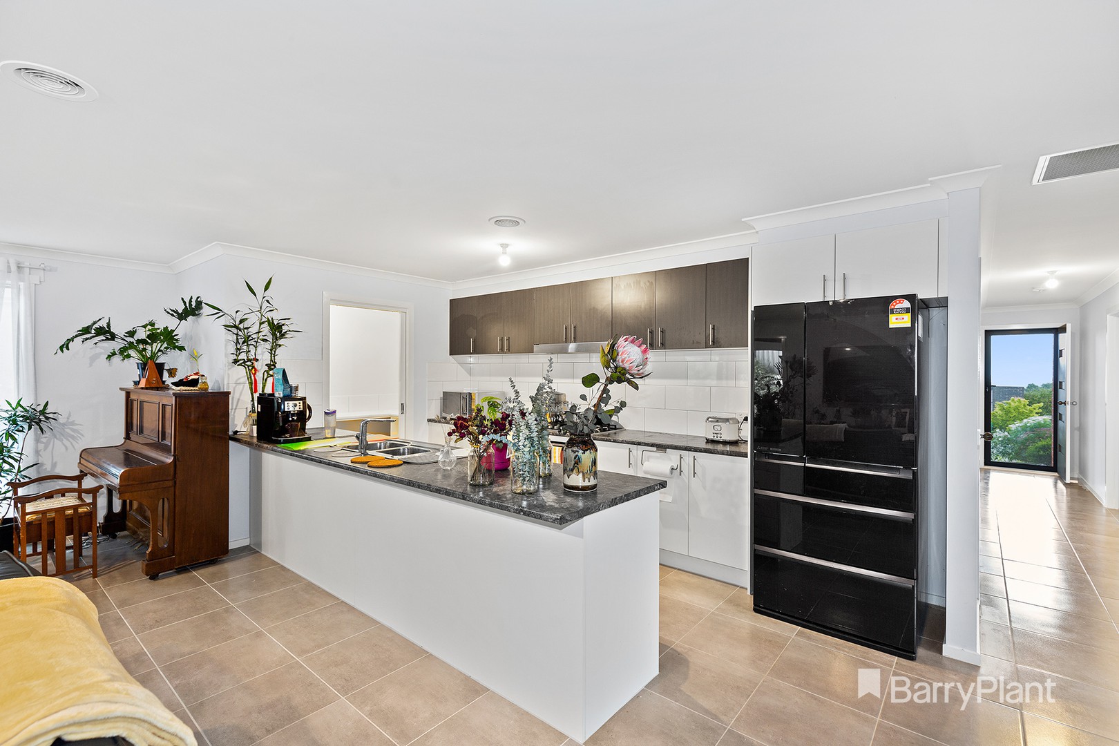 10 Powell Place, Pakenham, VIC 3810, Pakenham - Thumbnail 3