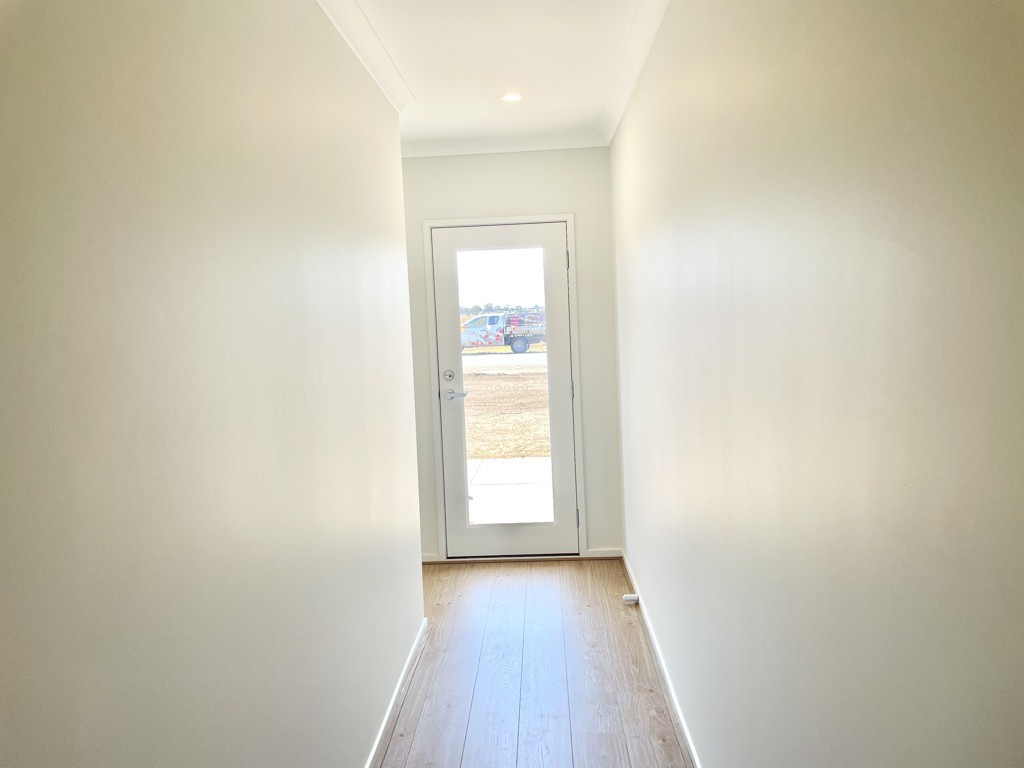 10 Pretty Walk, Fraser Rise, VIC 3336, Fraser Rise - Thumbnail 4