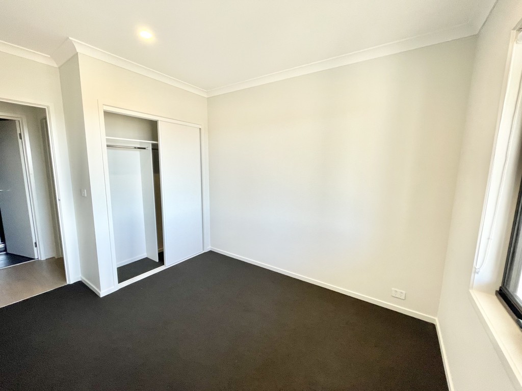10 Pretty Walk, Fraser Rise, VIC 3336, Fraser Rise - Thumbnail 5