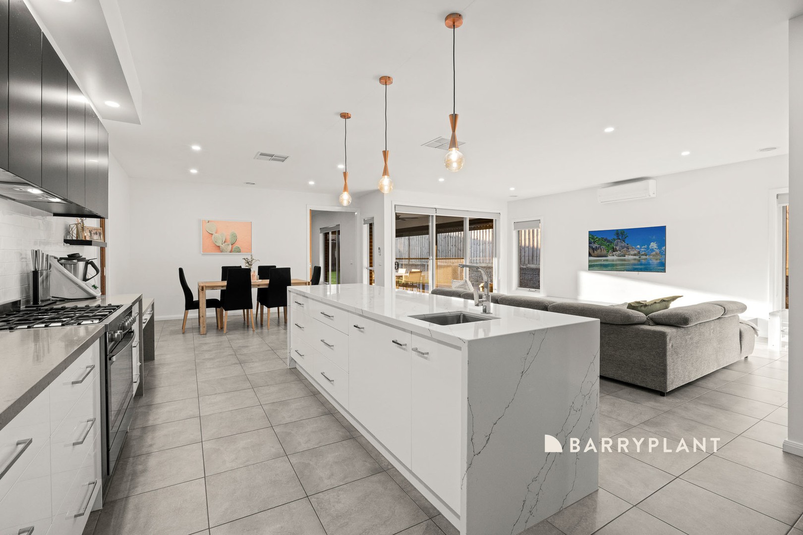 10 Redleaf Avenue, Warragul, VIC 3820, Warragul - Thumbnail 4