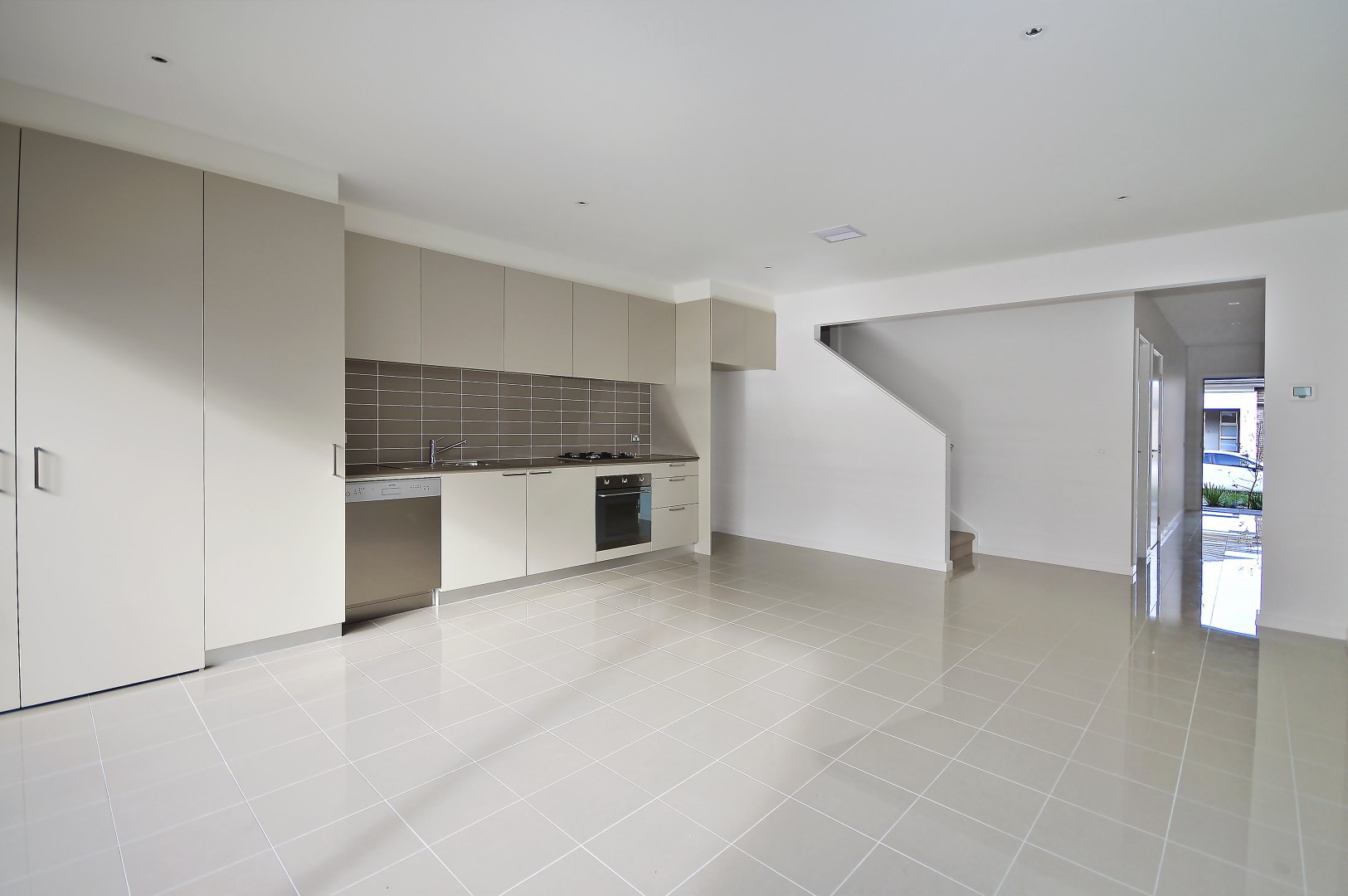10 Retreat Dr, Ascot Vale, VIC 3032 - Thumbnail 1 - 12/08/2025