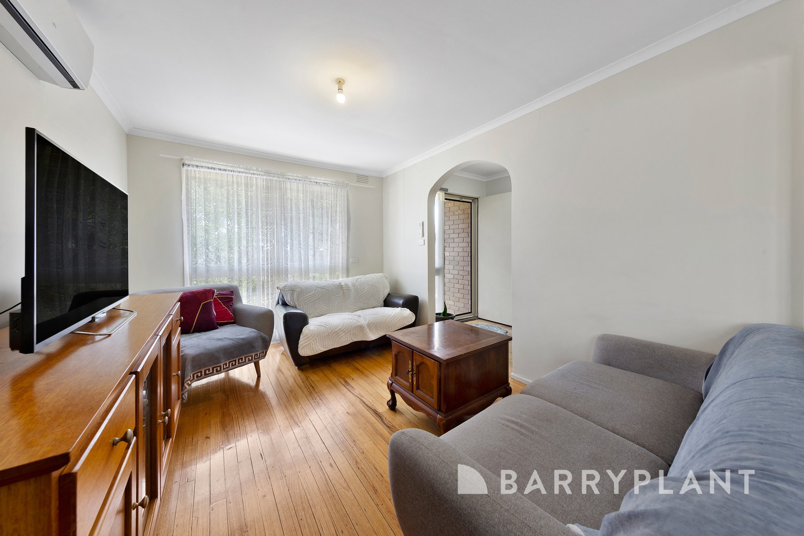 10 Revell Crescent, St Albans, VIC 3021 - Thumbnail 2 - 20/04/2026