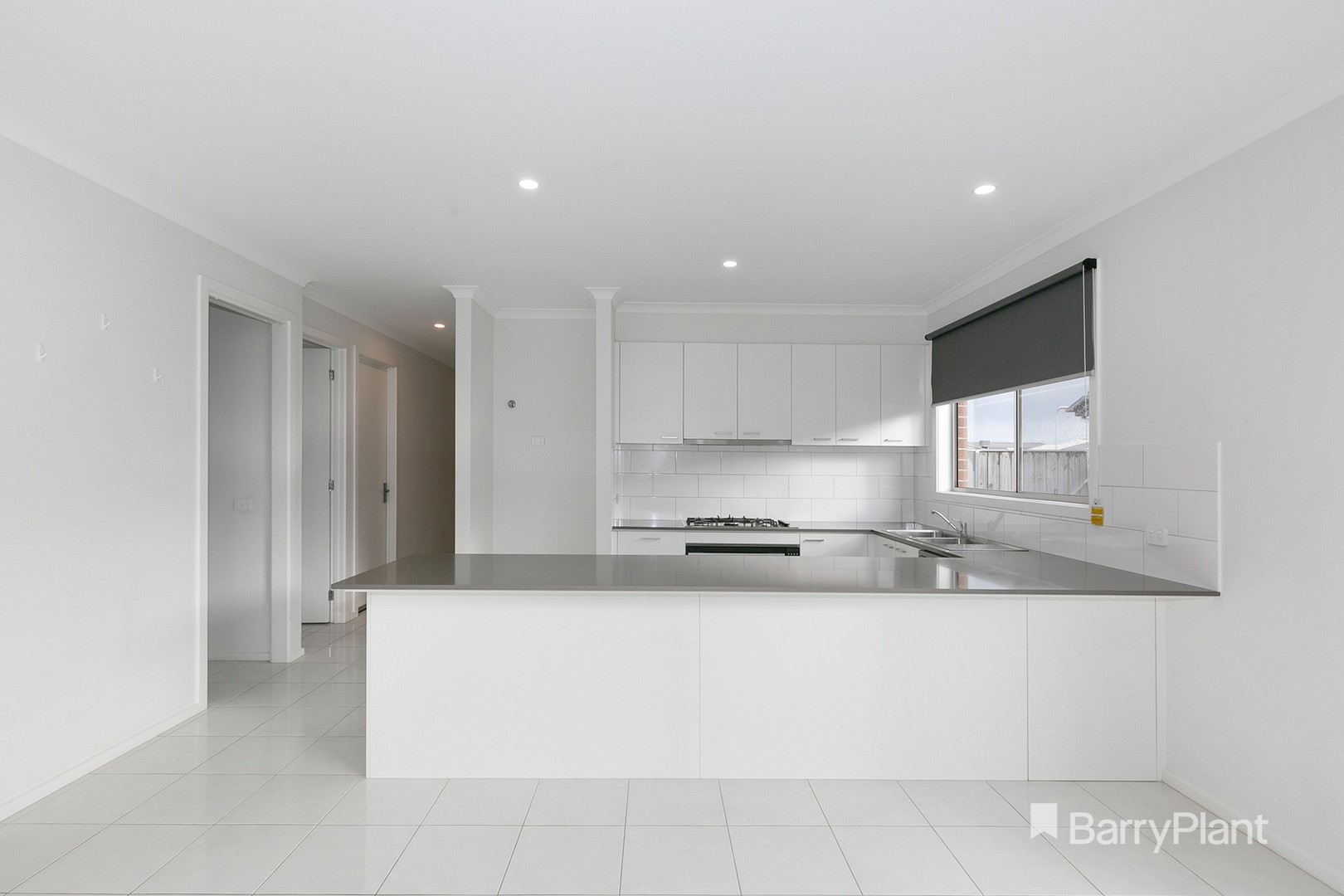 10 Ridgway Avenue, Lang Lang, VIC 3984, Lang Lang - Thumbnail 3