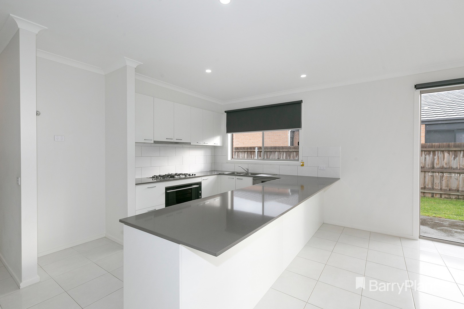10 Ridgway Avenue, Lang Lang, VIC 3984, Lang Lang - Thumbnail 4