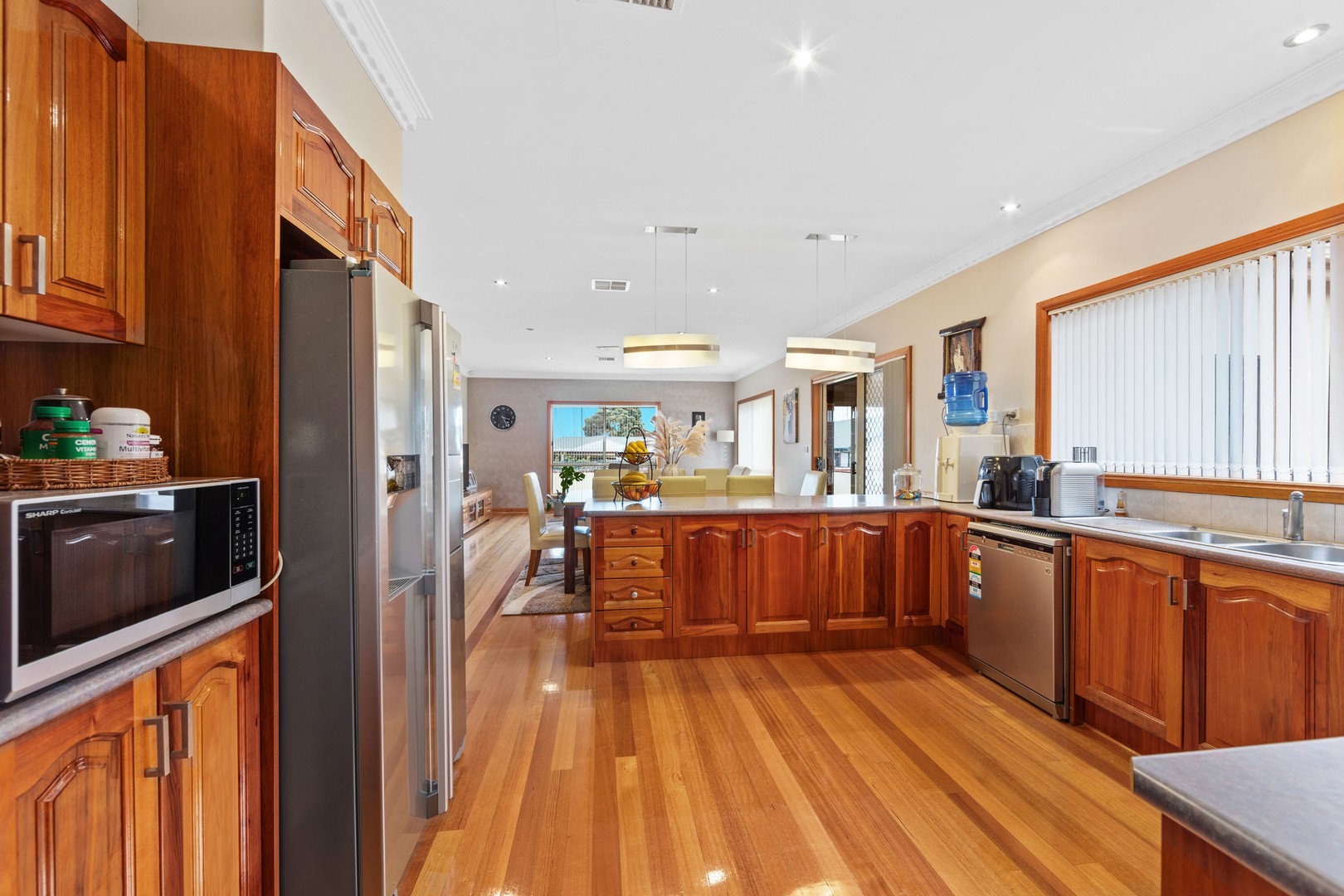 10 Roche Street, St Albans, VIC 3021, St Albans - Thumbnail 2