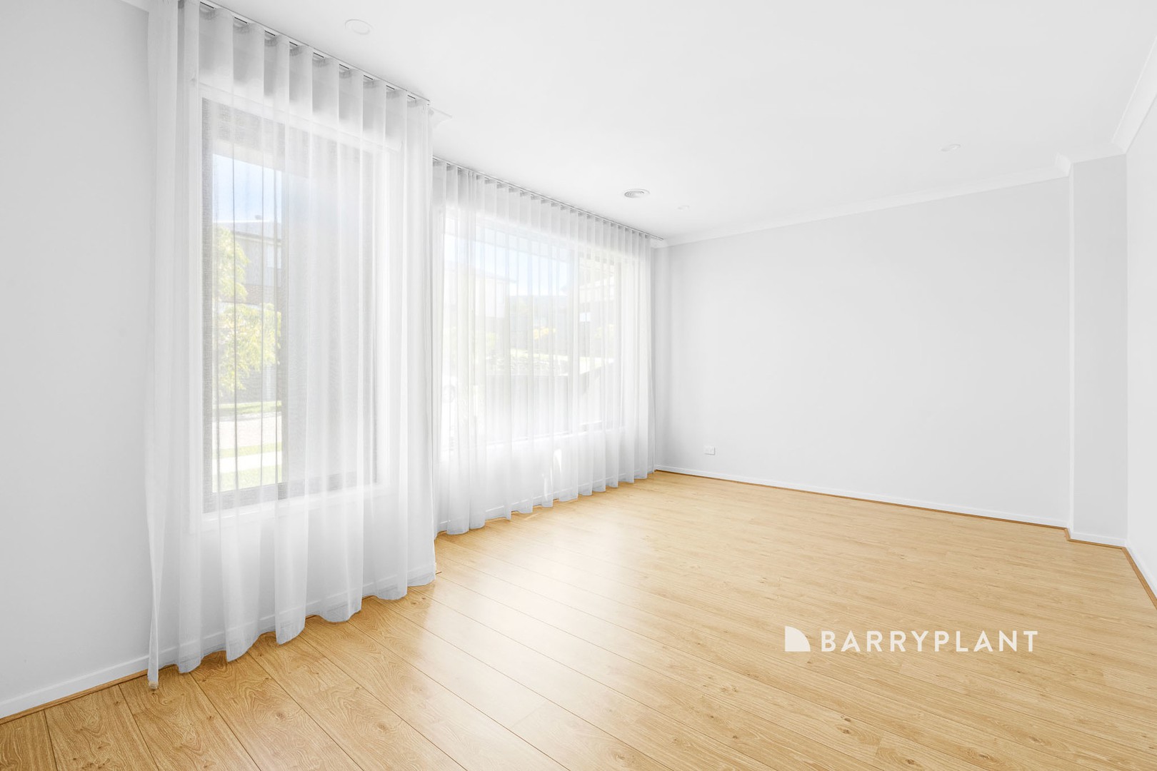 10 Rockies Ridge, Pakenham, VIC 3810, Pakenham - Thumbnail 2