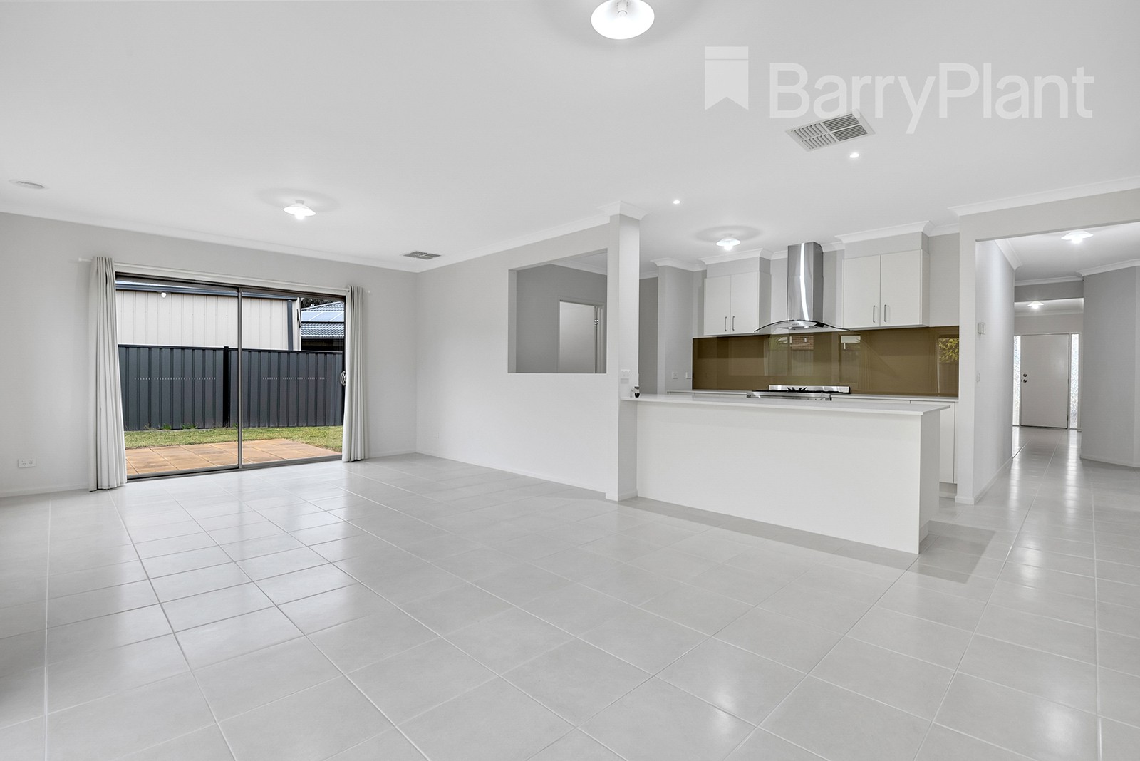 10 Rockwall Drive, Craigieburn, VIC 3064, Craigieburn - Thumbnail 2
