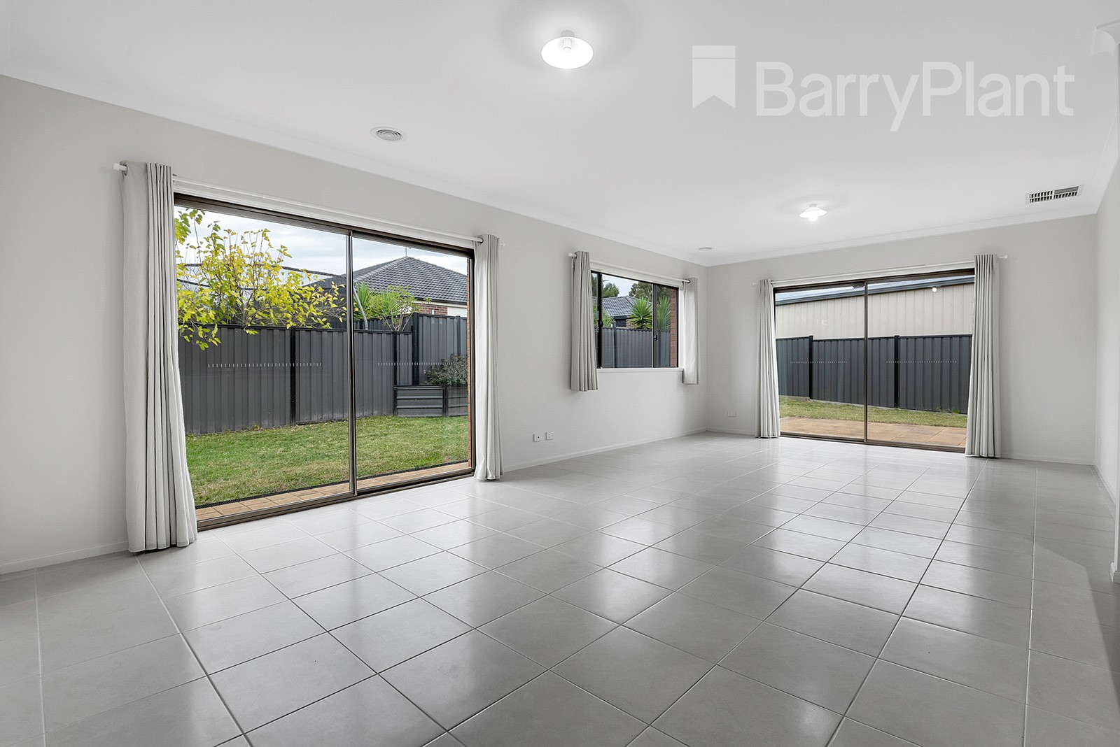 10 Rockwall Drive, Craigieburn, VIC 3064, Craigieburn - Thumbnail 5