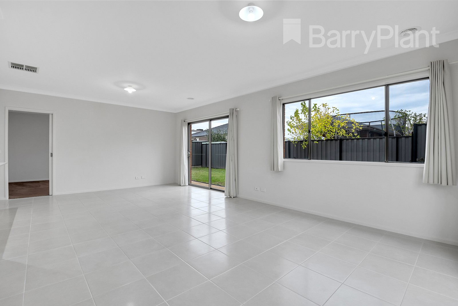 10 Rockwall Drive, Craigieburn, VIC 3064, Craigieburn - Thumbnail 6