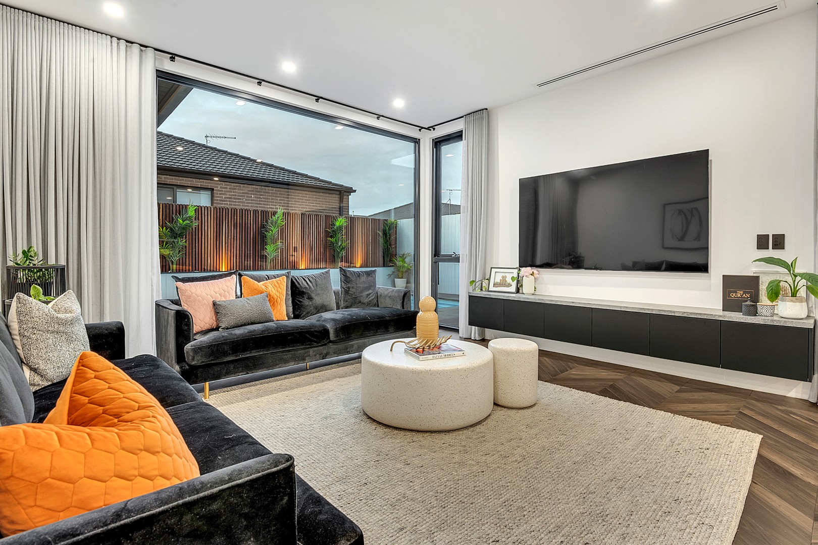10 Roebling Street, Craigieburn, VIC 3064, Craigieburn - Thumbnail 5
