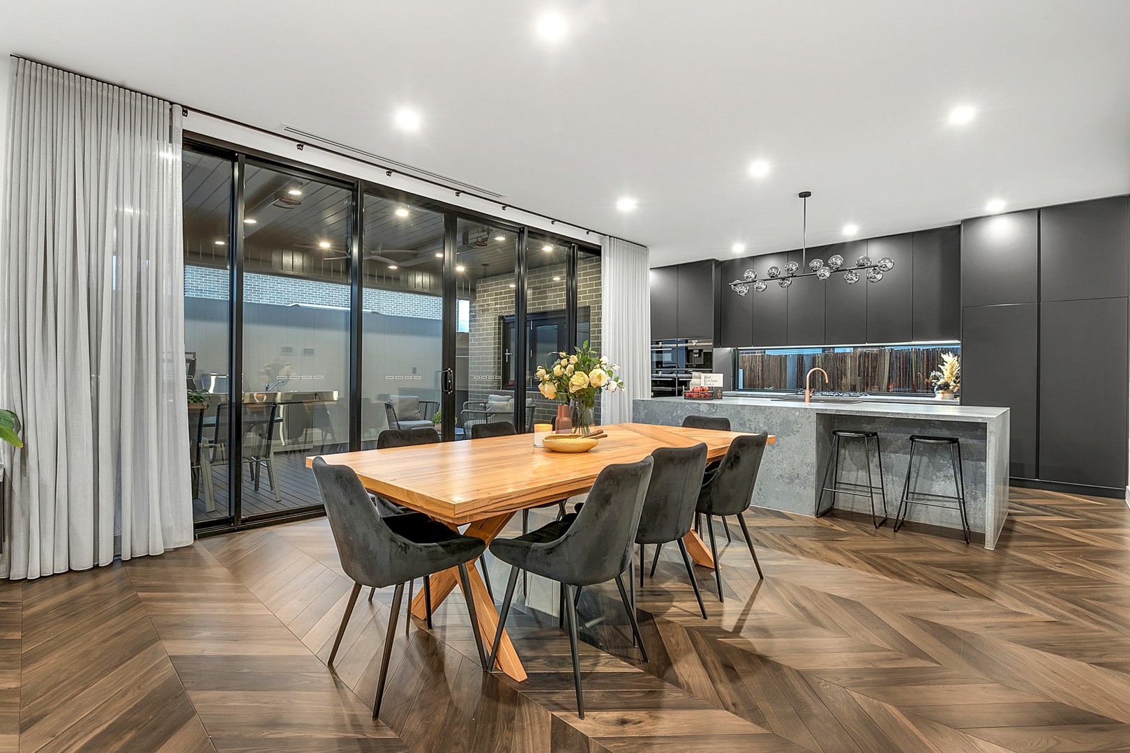 10 Roebling Street, Craigieburn, VIC 3064, Craigieburn - Thumbnail 8