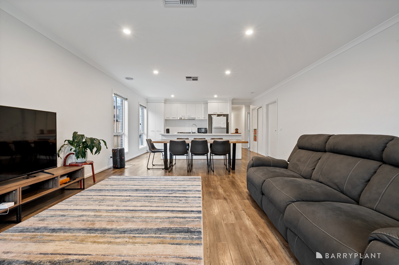 10 Rosebank Road, Thornhill Park, VIC 3335, Thornhill Park - Thumbnail 5