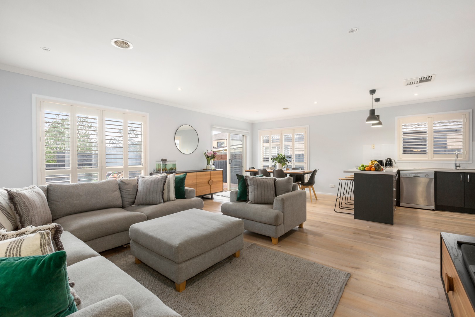 10 Rowanval TerraceMernda, VIC 3754  - Leased, Mernda - Thumbnail 2