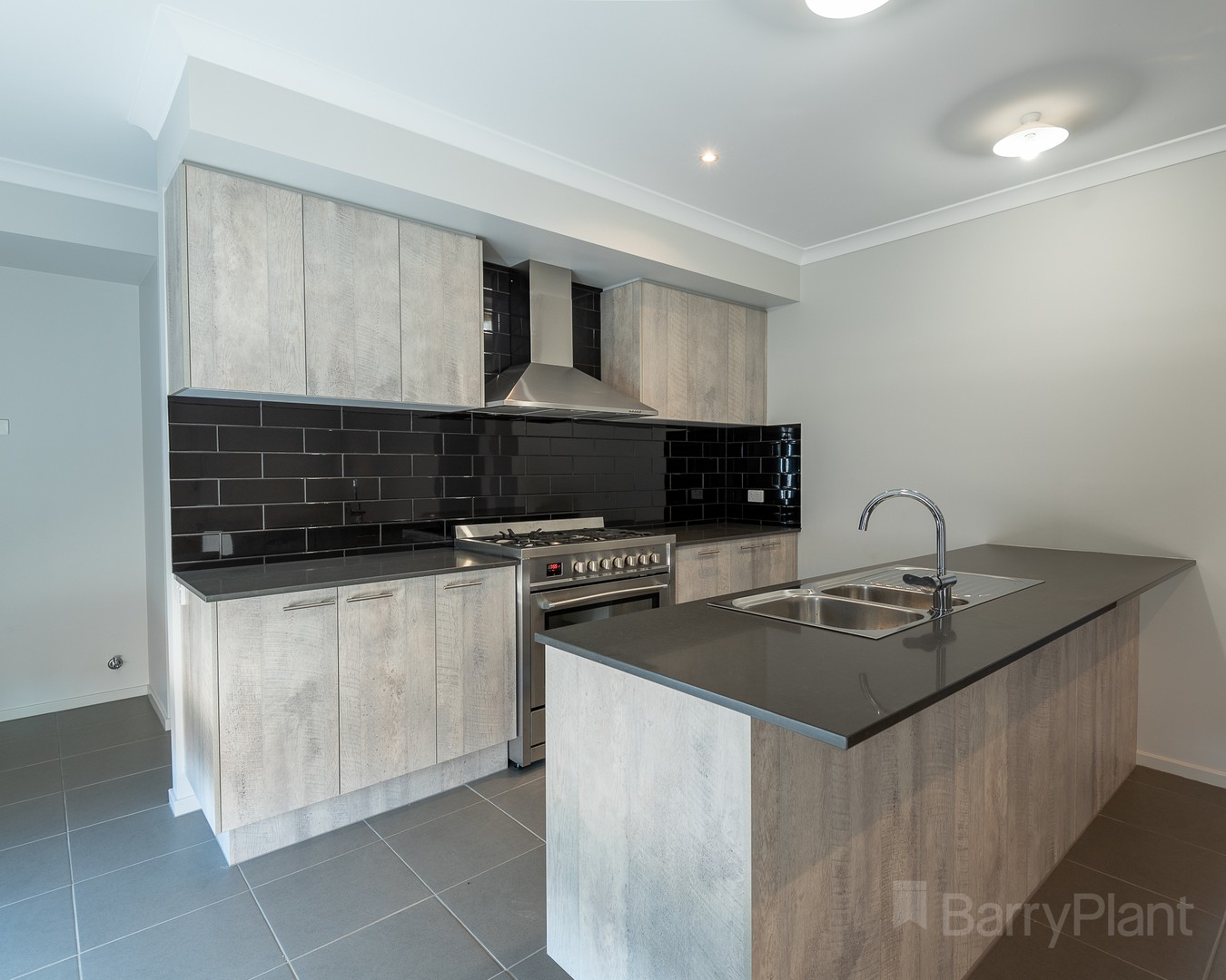 10 Roxburgh Crescent, Junortoun, VIC 3551, Junortoun - Thumbnail 2