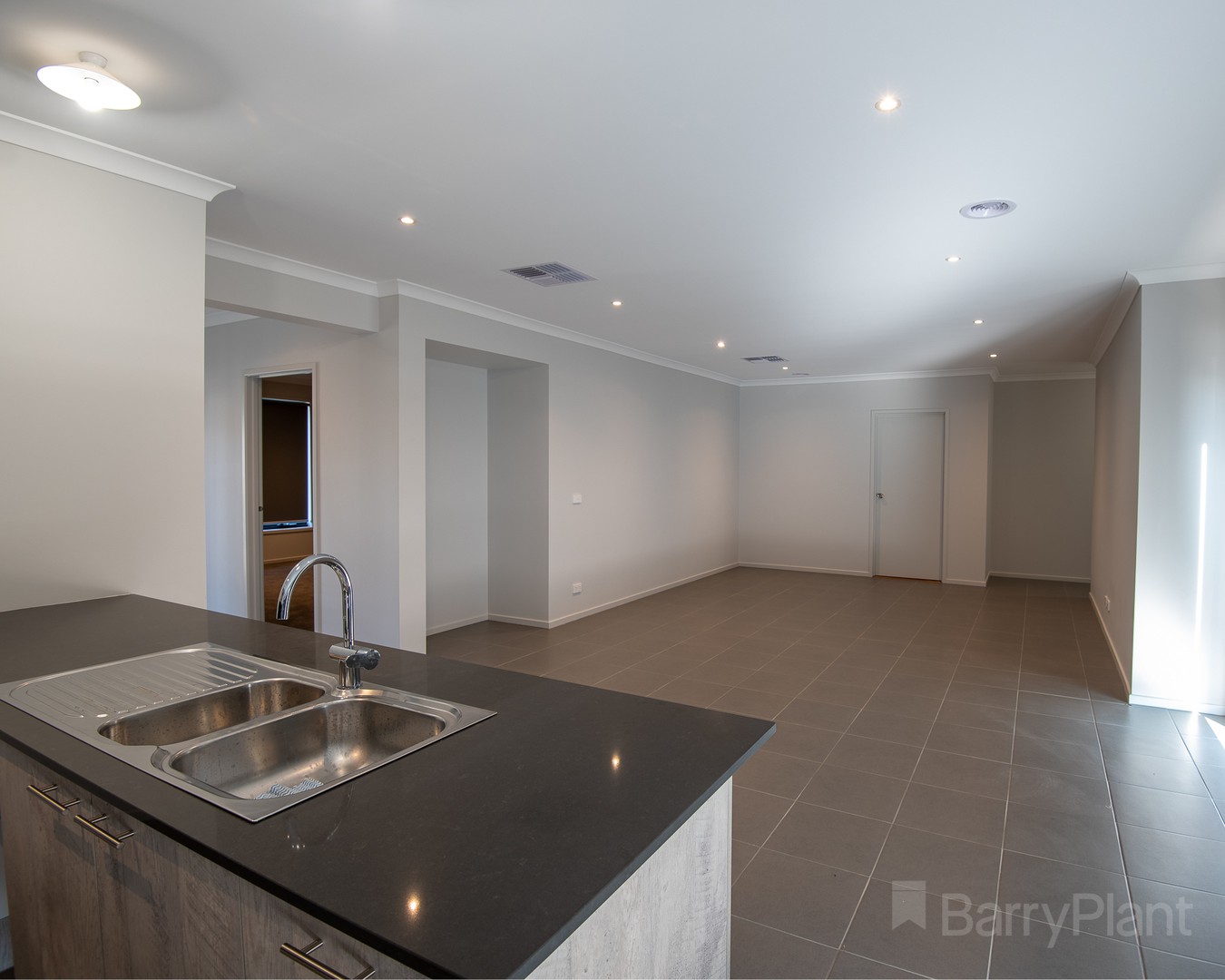 10 Roxburgh Crescent, Junortoun, VIC 3551, Junortoun - Thumbnail 3