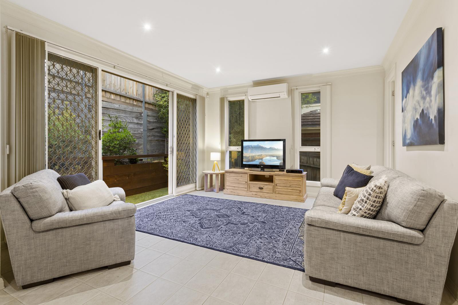 10 Rubens Place, Templestowe, VIC 3106 - Thumbnail 2 - 03/02/2022