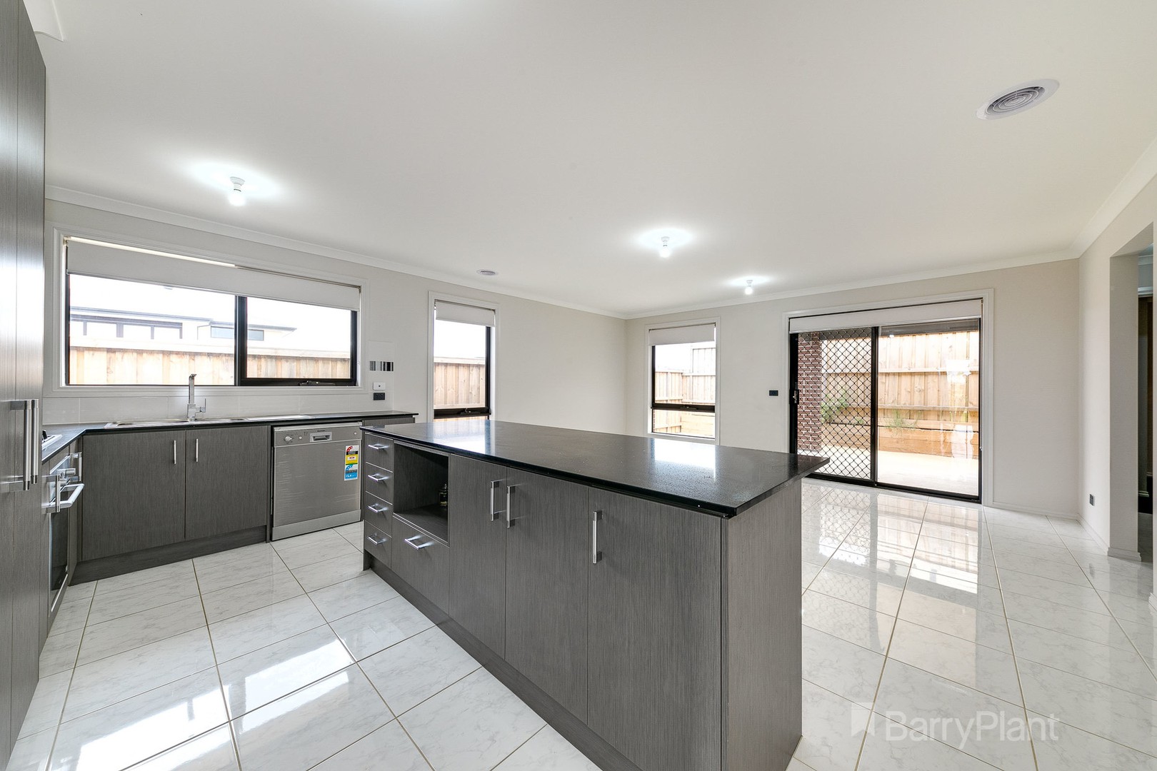 10 Sallen Street, Clyde North, VIC 3978, Clyde North - Thumbnail 4