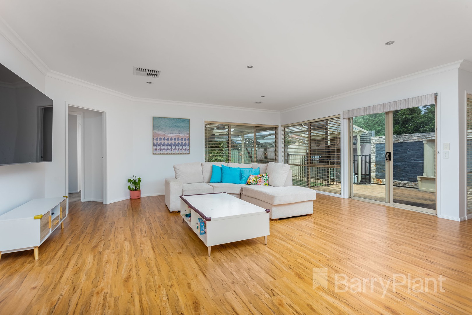 10 Sassari Court, Point Cook, VIC 3030 - Thumbnail 1 - 31/01/2022