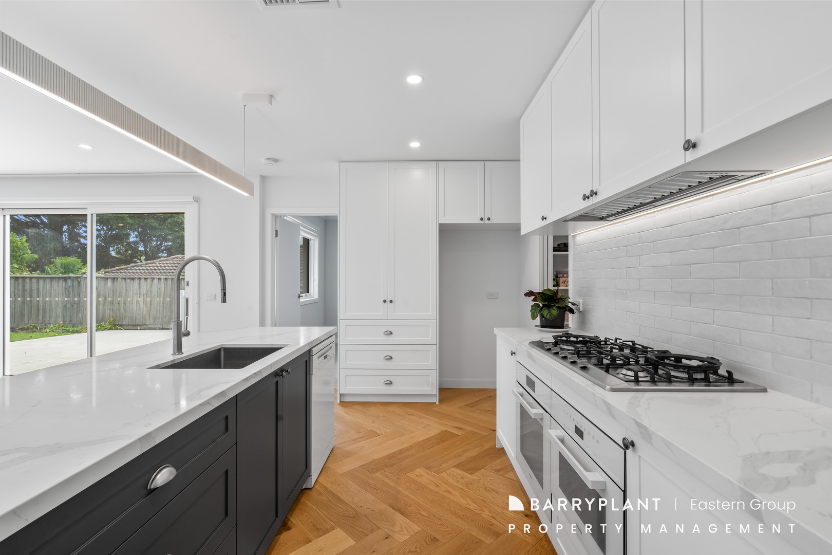 10 Scarlet Ash Drive, Templestowe Lower, VIC 3107 - Thumbnail 2 - 27/11/2025