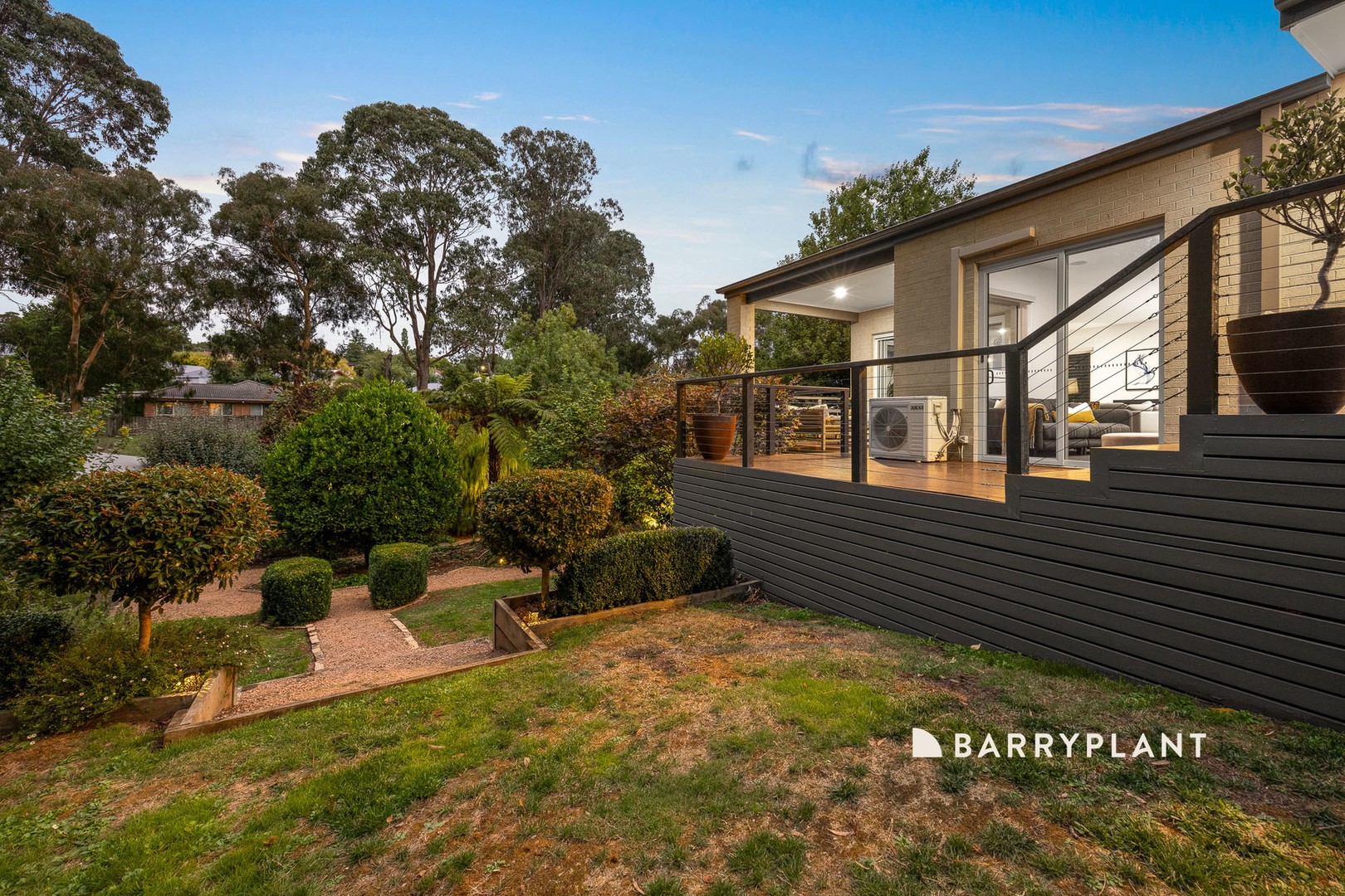 10 Scenic Road, Warragul, VIC 3820 - Thumbnail 2 - 01/04/2026
