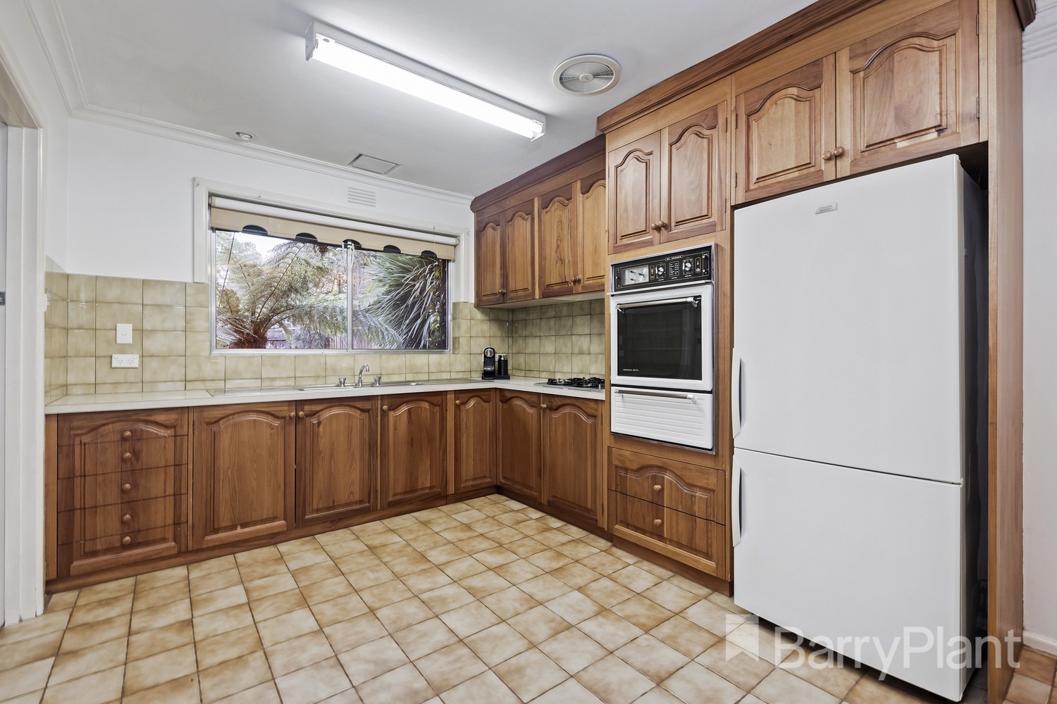 10 Sharpes Road, Watsonia North, VIC 3087, Watsonia North - Thumbnail 2