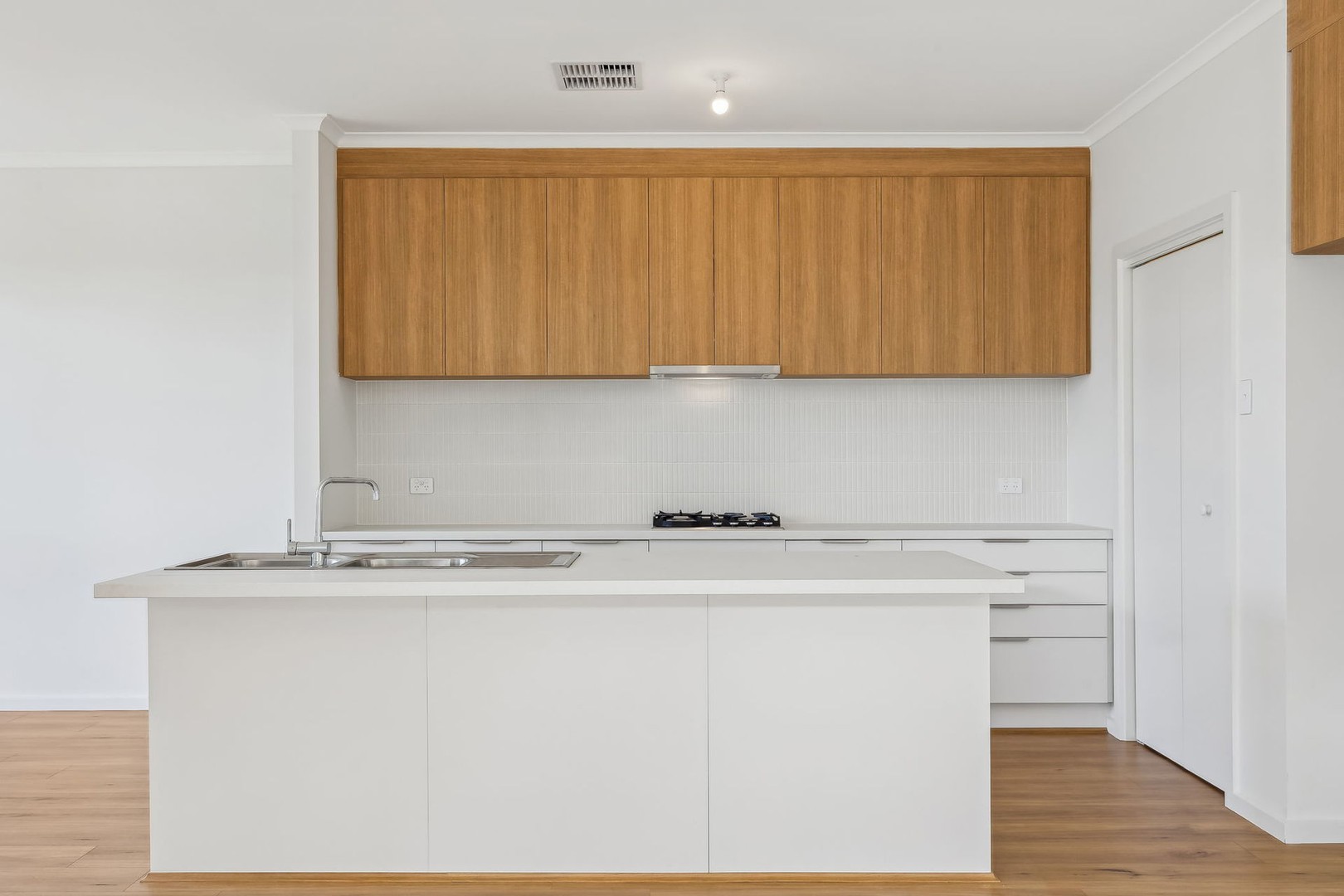 10 Shelduck Street, Port Noarlunga South, SA 5167, Port Noarlunga South - Thumbnail 2