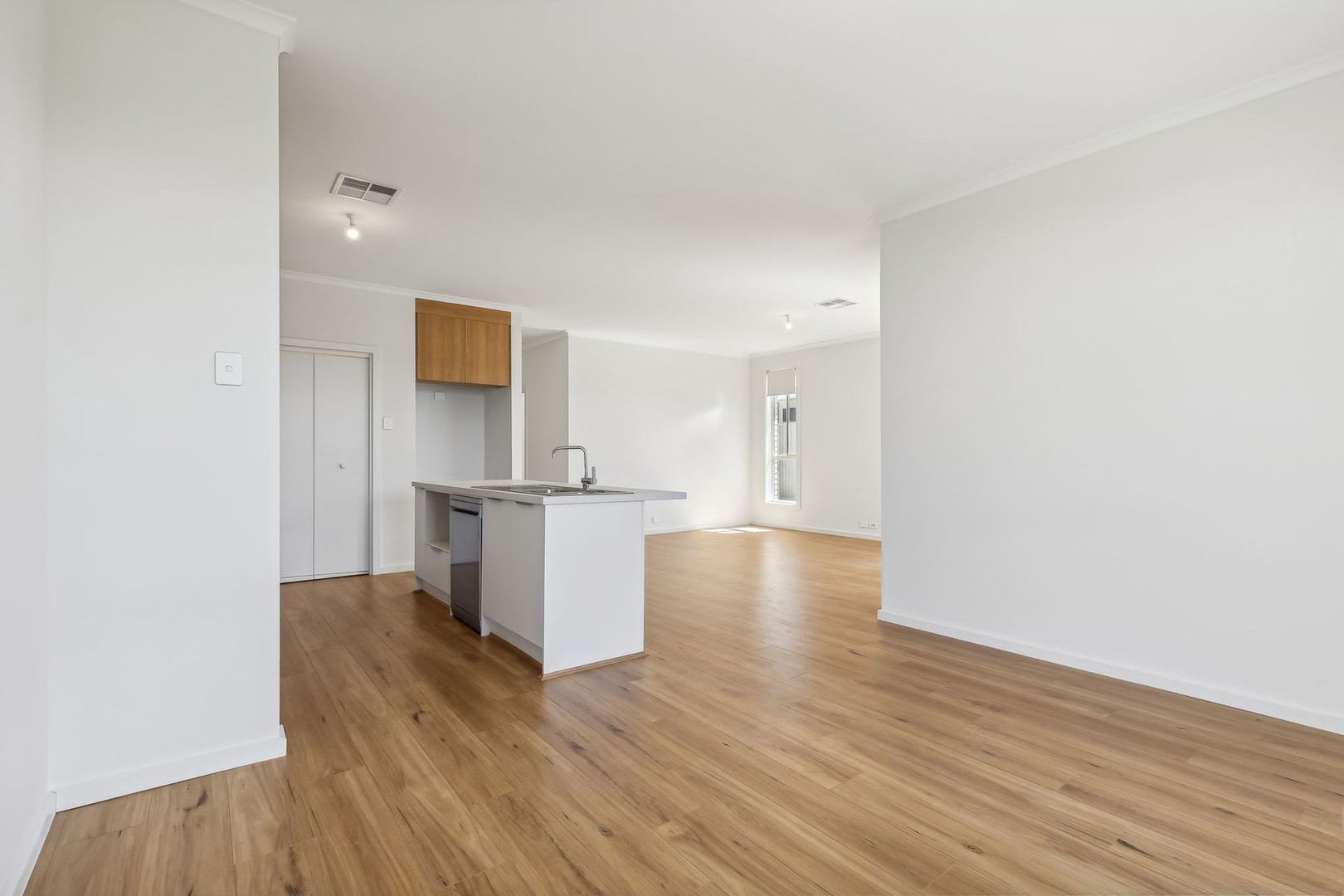 10 Shelduck Street, Port Noarlunga South, SA 5167, Port Noarlunga South - Thumbnail 4