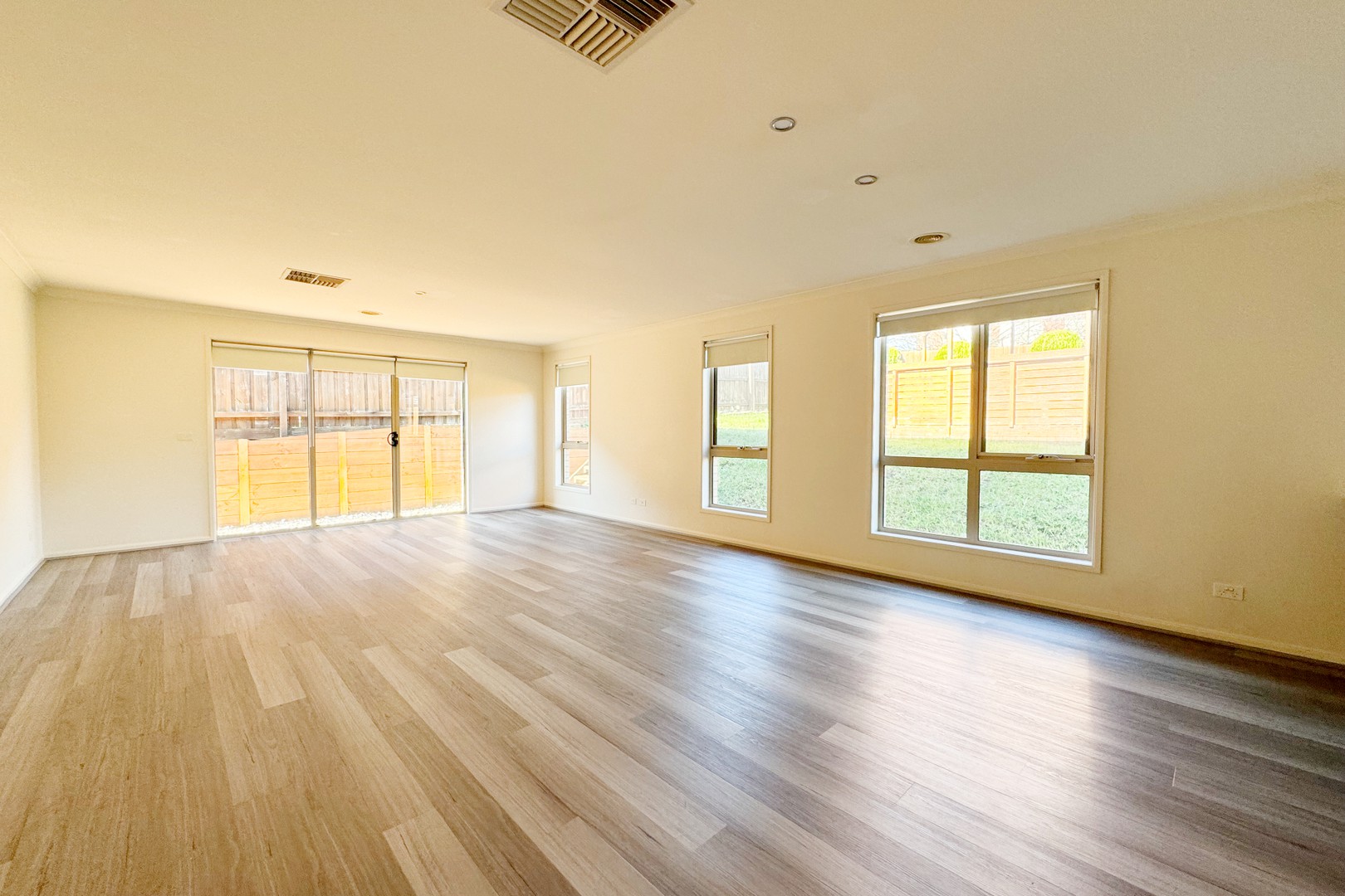 10 Sing Crescent, Berwick, VIC 3806, Berwick - Thumbnail 2