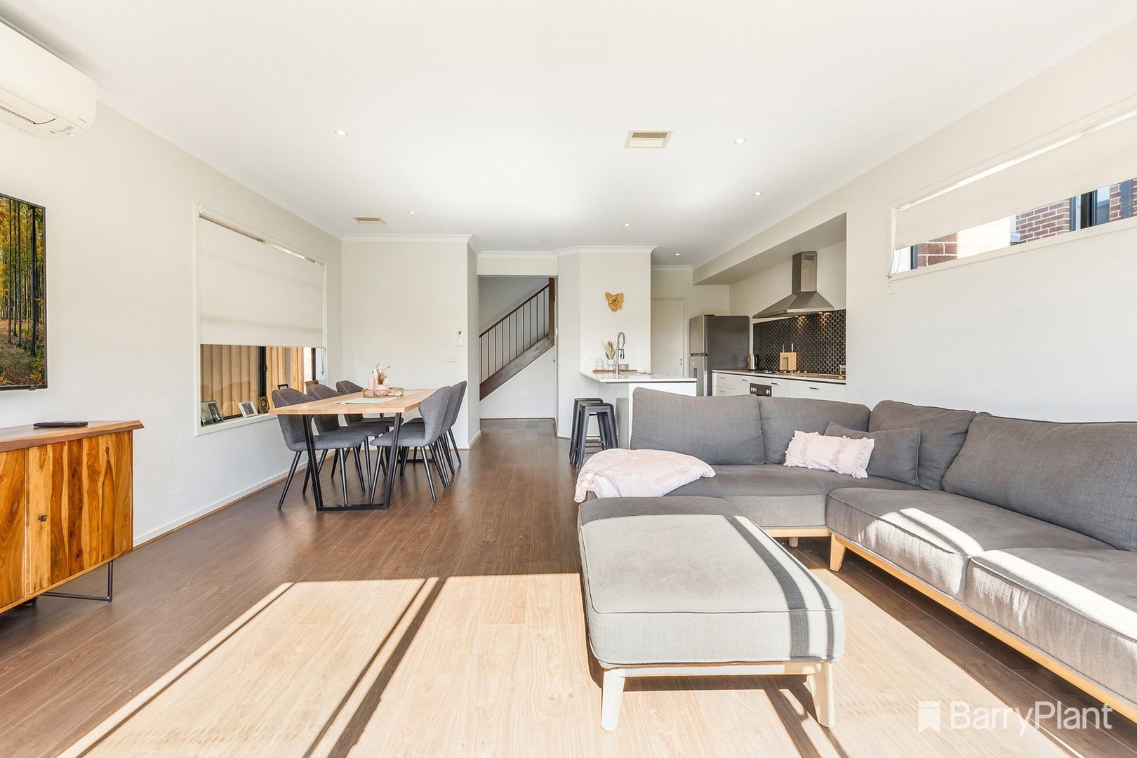 10 Solsbury Crescent, Keysborough, VIC 3173 - Thumbnail 2 - 13/04/2023