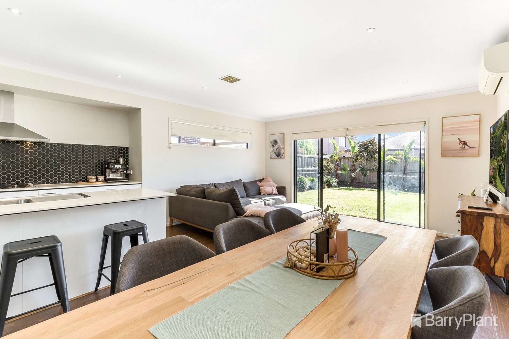 10 Solsbury Crescent, Keysborough, VIC 3173, Keysborough - Thumbnail 4