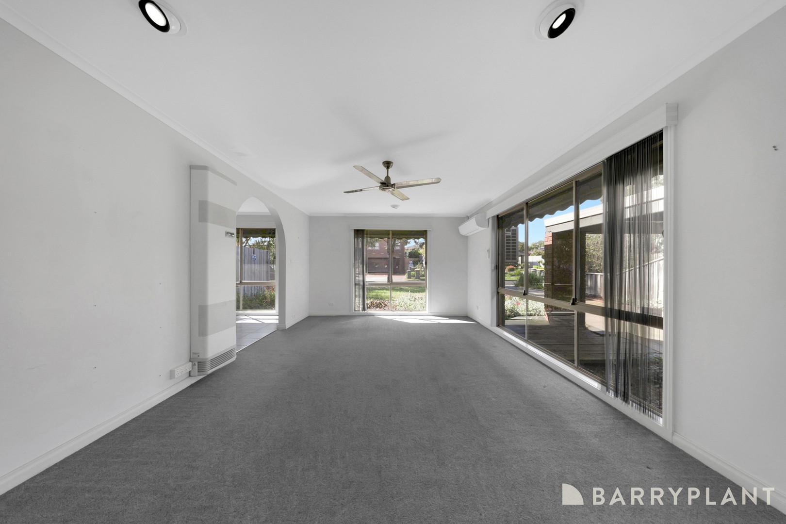 10 Springfield Court, Mill Park, VIC 3082 - Thumbnail 2 - 21/07/2026