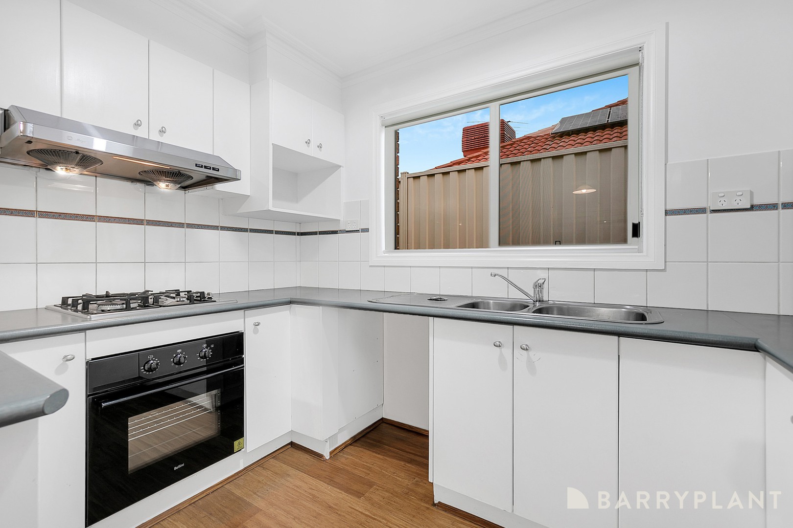 10 St Claire Avenue, South Morang, VIC 3752 - Thumbnail 2 - 07/02/2025