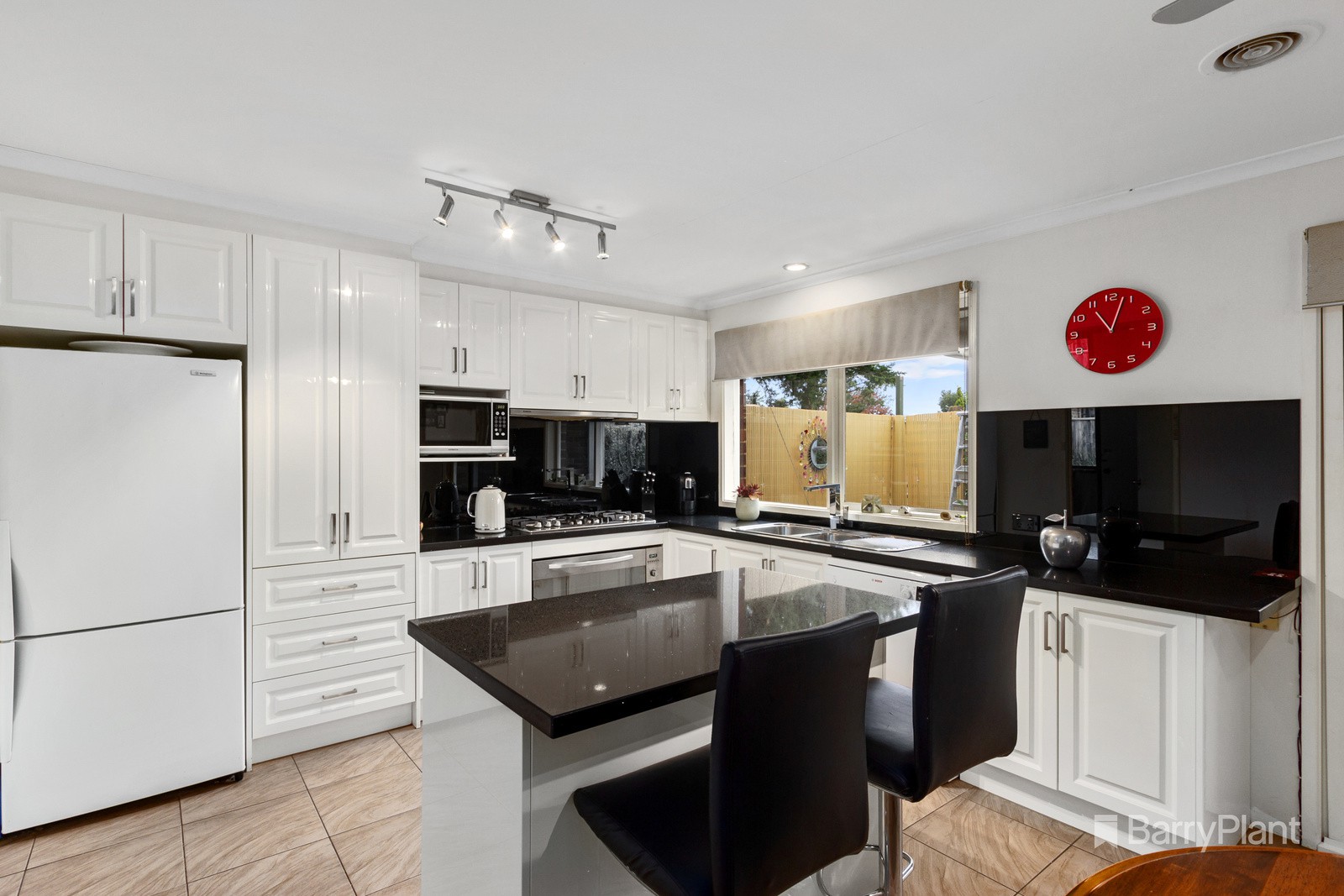 10 Stroud Court, Kilsyth South, VIC 3137, Kilsyth South - Thumbnail 2