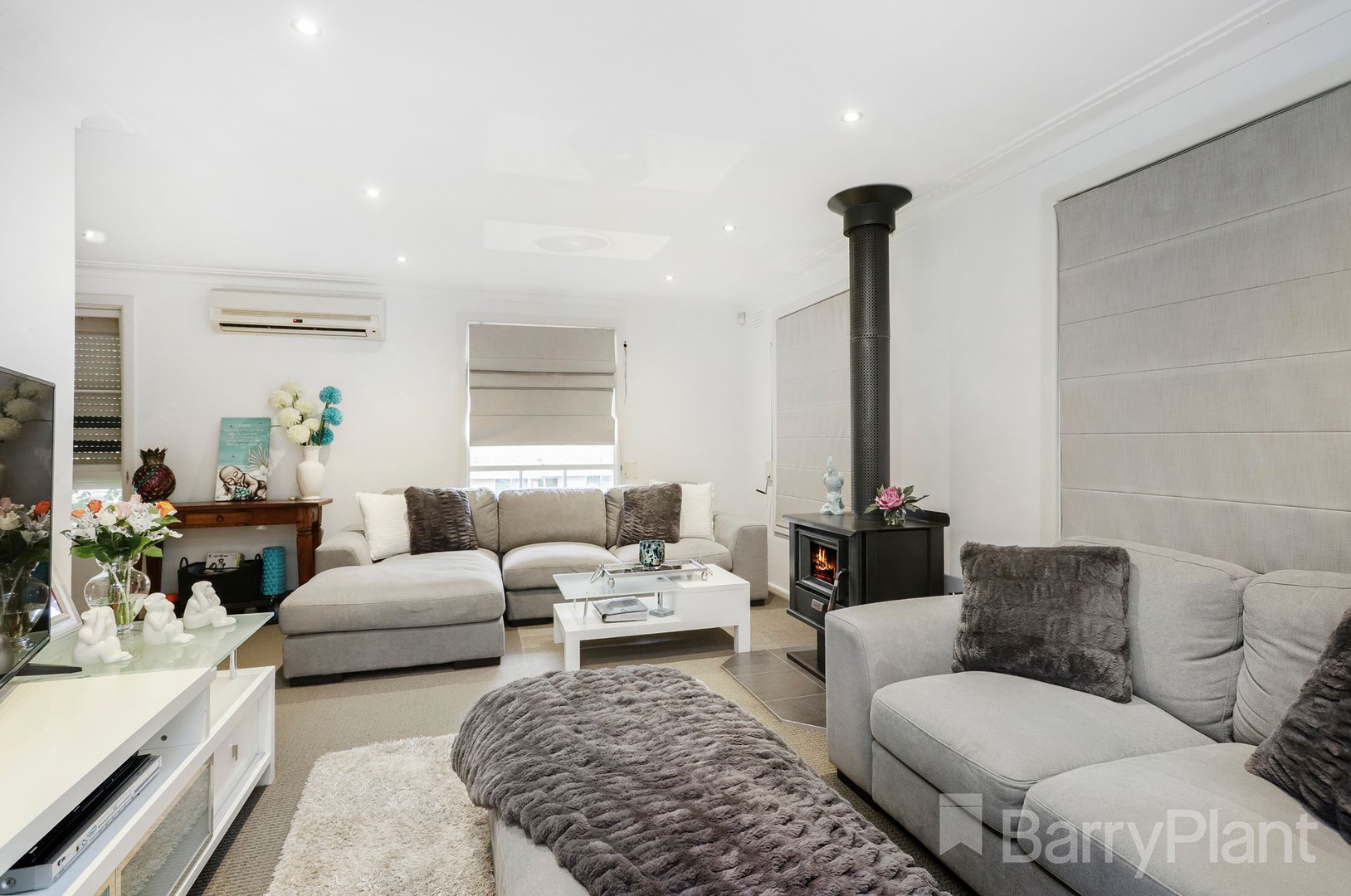 10 Swan Avenue, Westmeadows, VIC 3049, Westmeadows - Thumbnail 3