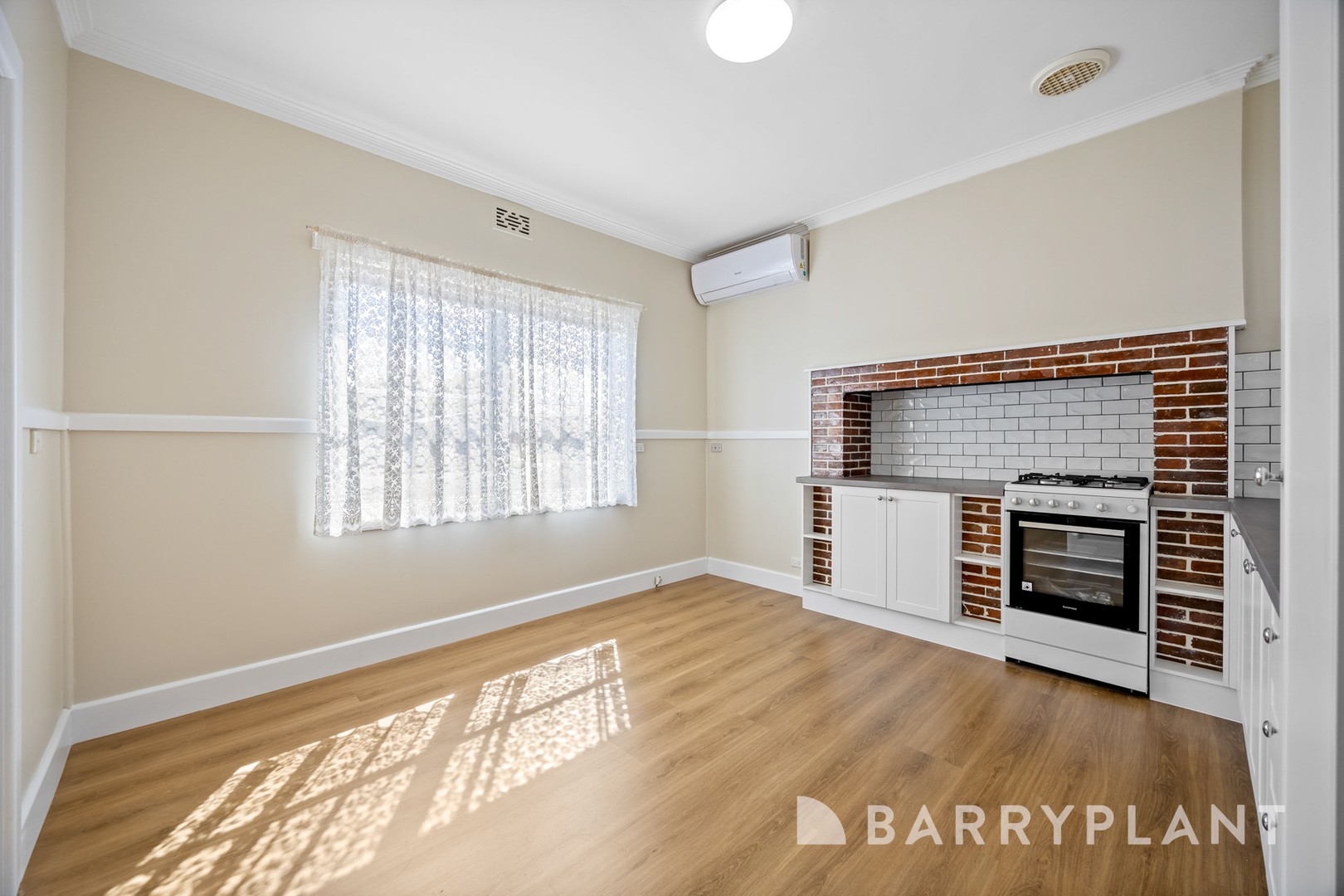 10 Symons St, Wendouree, VIC 3355, Wendouree - Thumbnail 8